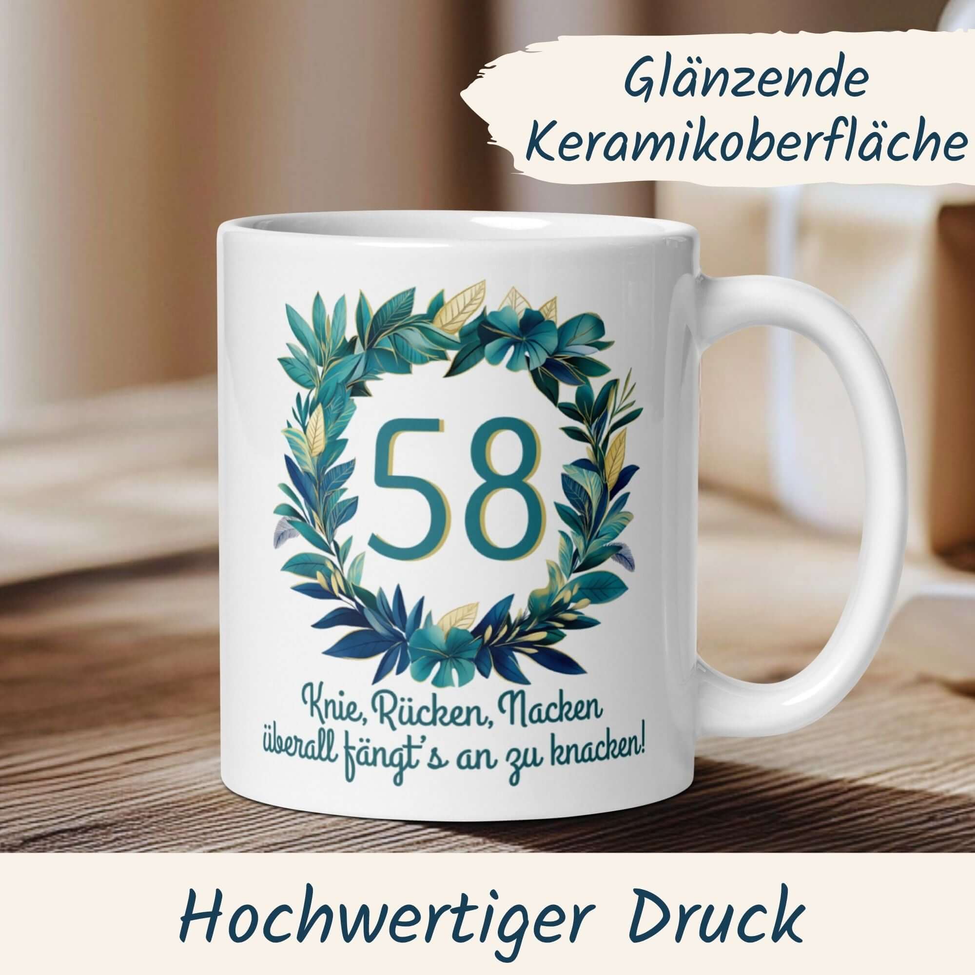 Momentals® Tasse 58. Geburtstag | Kranz & Spruch | Knie Rücken Nacken - überall fängts an zu knacken • Momentals