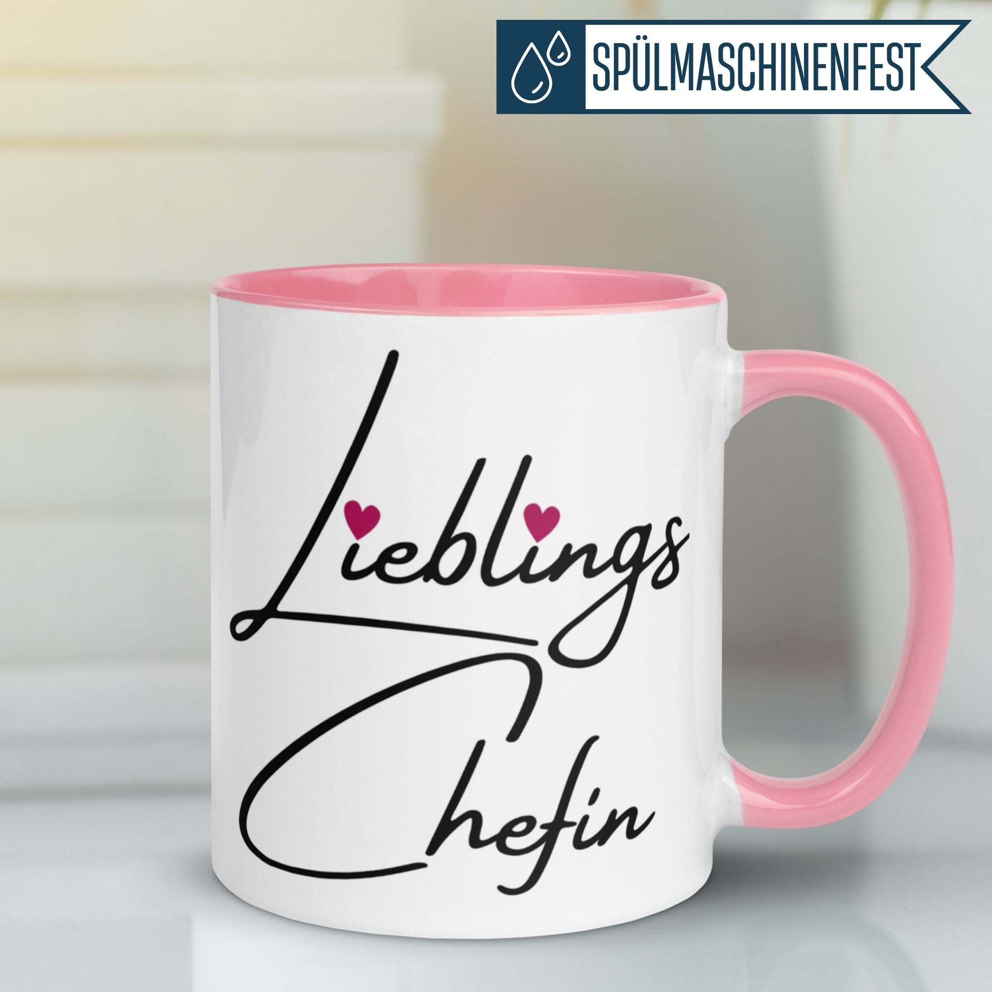 Momentals Tasse für die Lieblingschefin mit pinkem Innenraum und Herzchen-Design.
