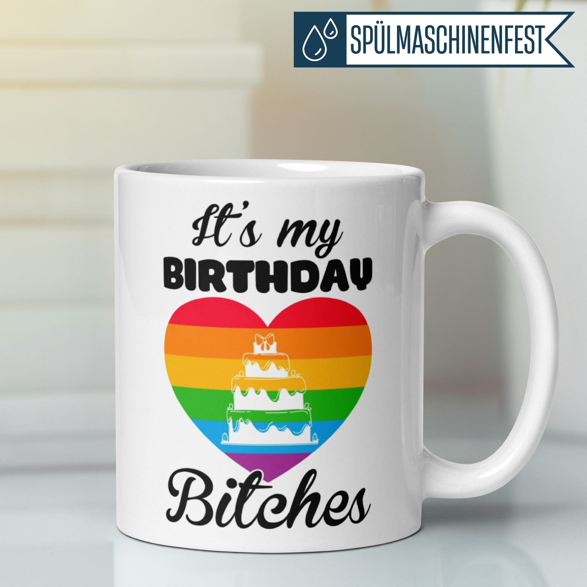 Bunte Momentals® Tasse mit Regenbogenherz und frechem Geburtstagsspruch für Feierlichkeiten.