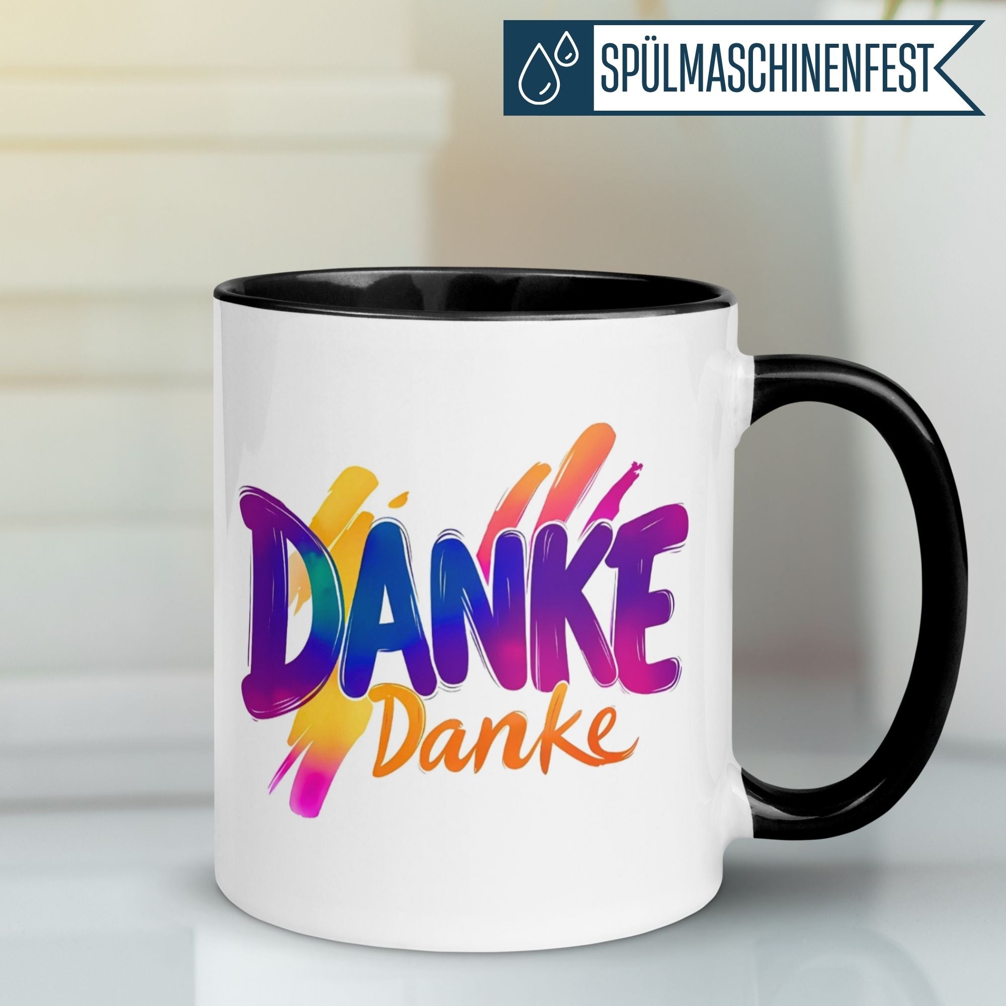 Momentals® Tasse mit buntem 'Danke Danke' Schriftzug, ideal für Wertschätzung in jedem Kaffeepause.