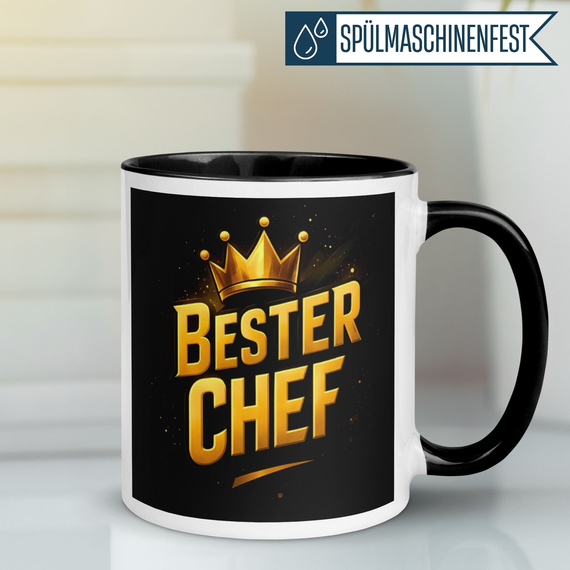Momentals® Tasse mit goldener Krone und Text ‚Bester Chef‘ auf schwarzem Hintergrund.