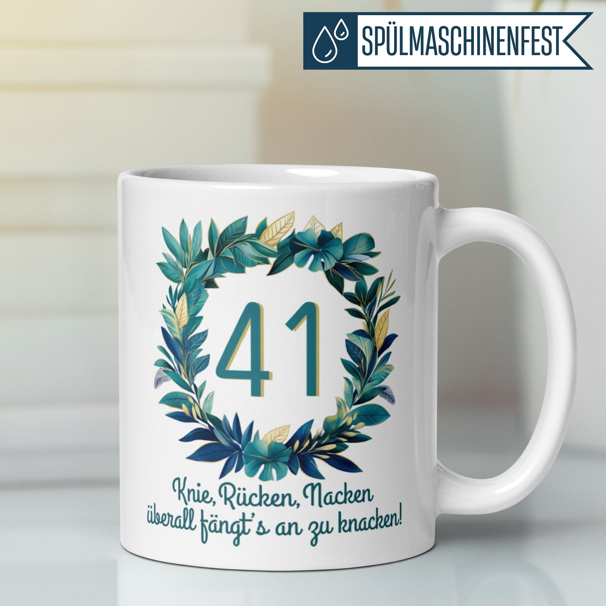 Momentals® Geburtstagstasse 41 mit lustigem Spruch über Gelenke und Rückenschmerzen im stilvollen Design.