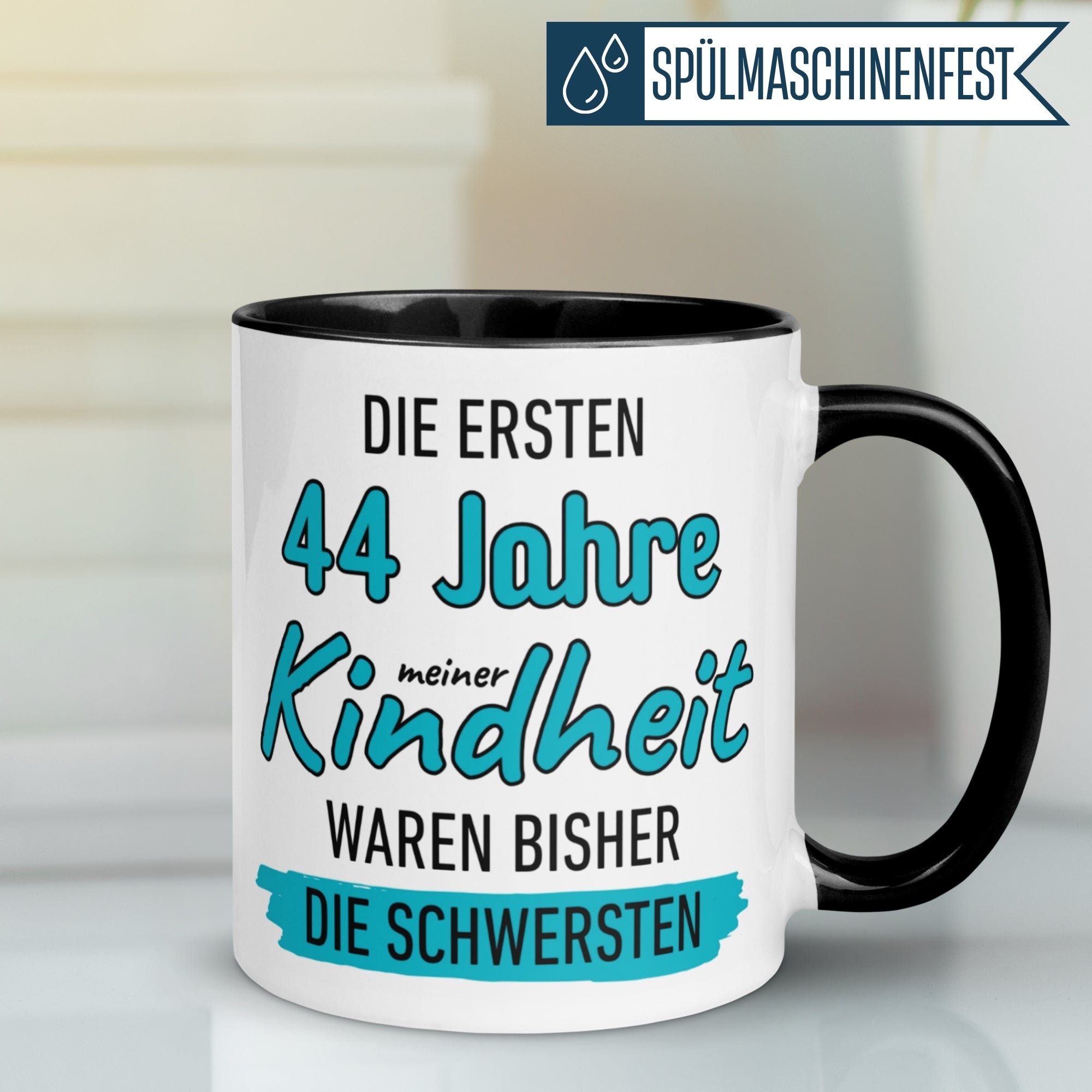 Tasse 44. Geburtstag Mann – „Die ersten 44 Jahre meiner Kindheit waren bisher die Schwersten“ – Geschenk zum Geburtstag Männer