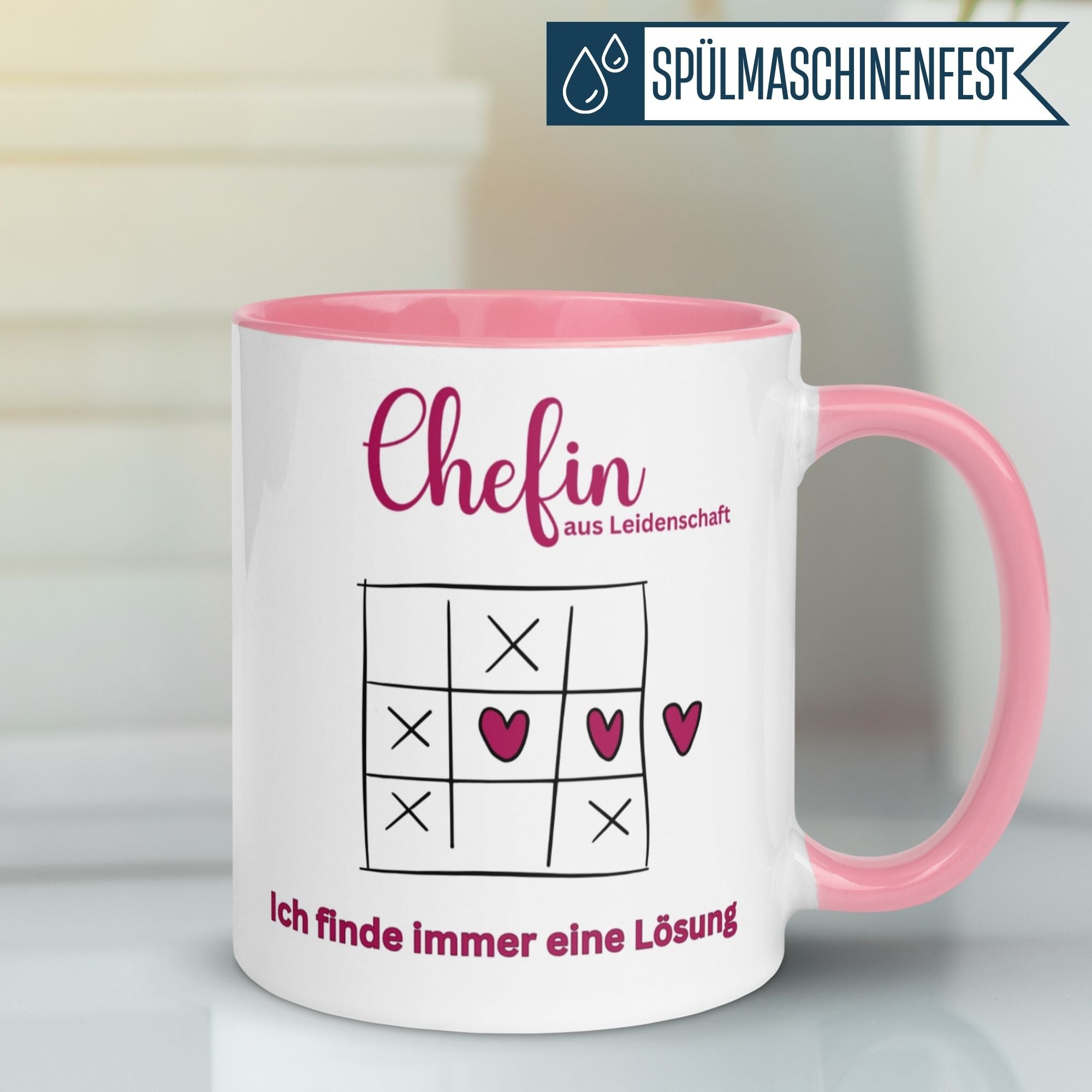 Momentals Tasse Chefin mit Spruch "Ich finde immer eine Lösung" und Herz-Motiv, ideal als Geschenk.