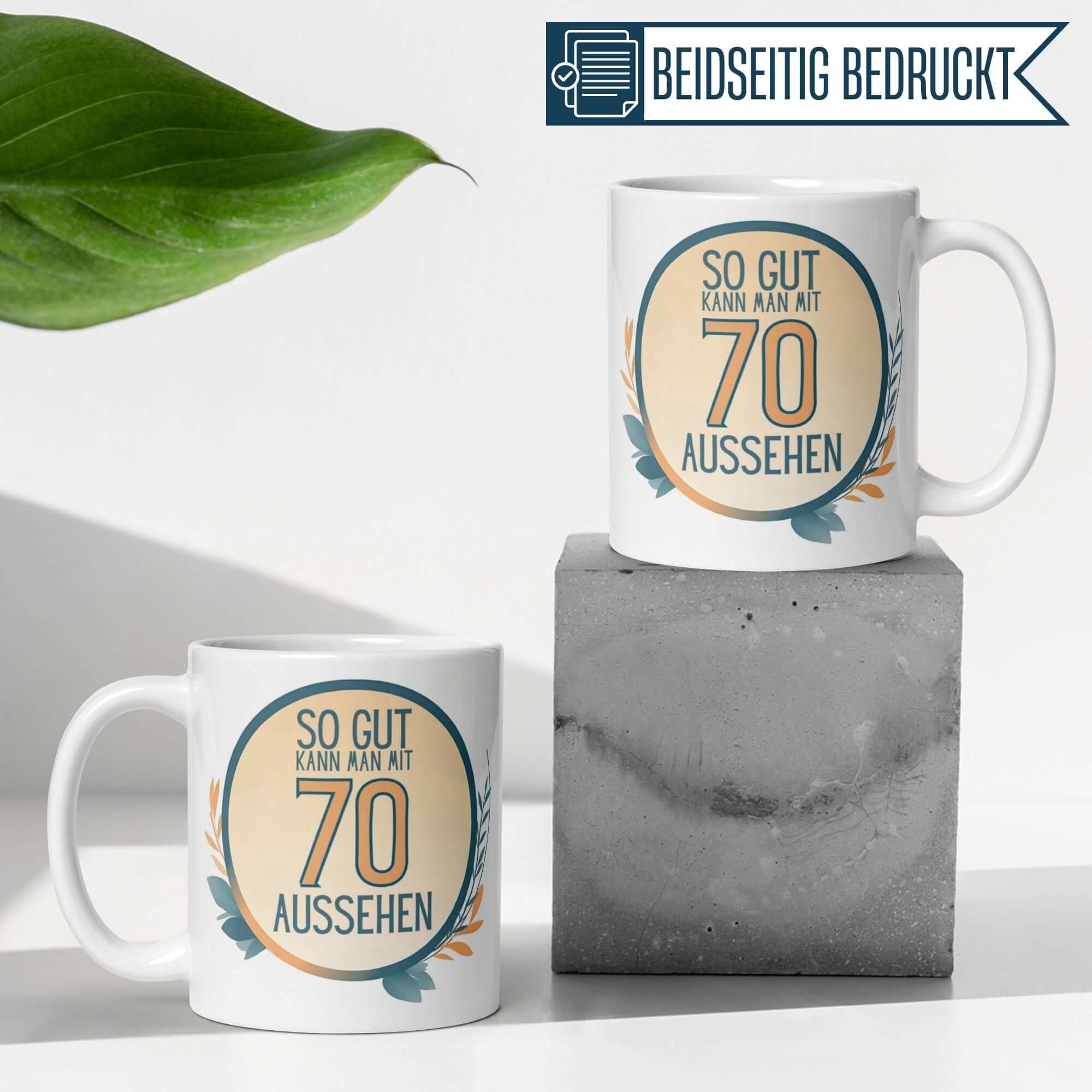 Beidseitig bedruckte Tassen zum 70. Geburtstag mit witzigem Spruch und medalienartigem Design.