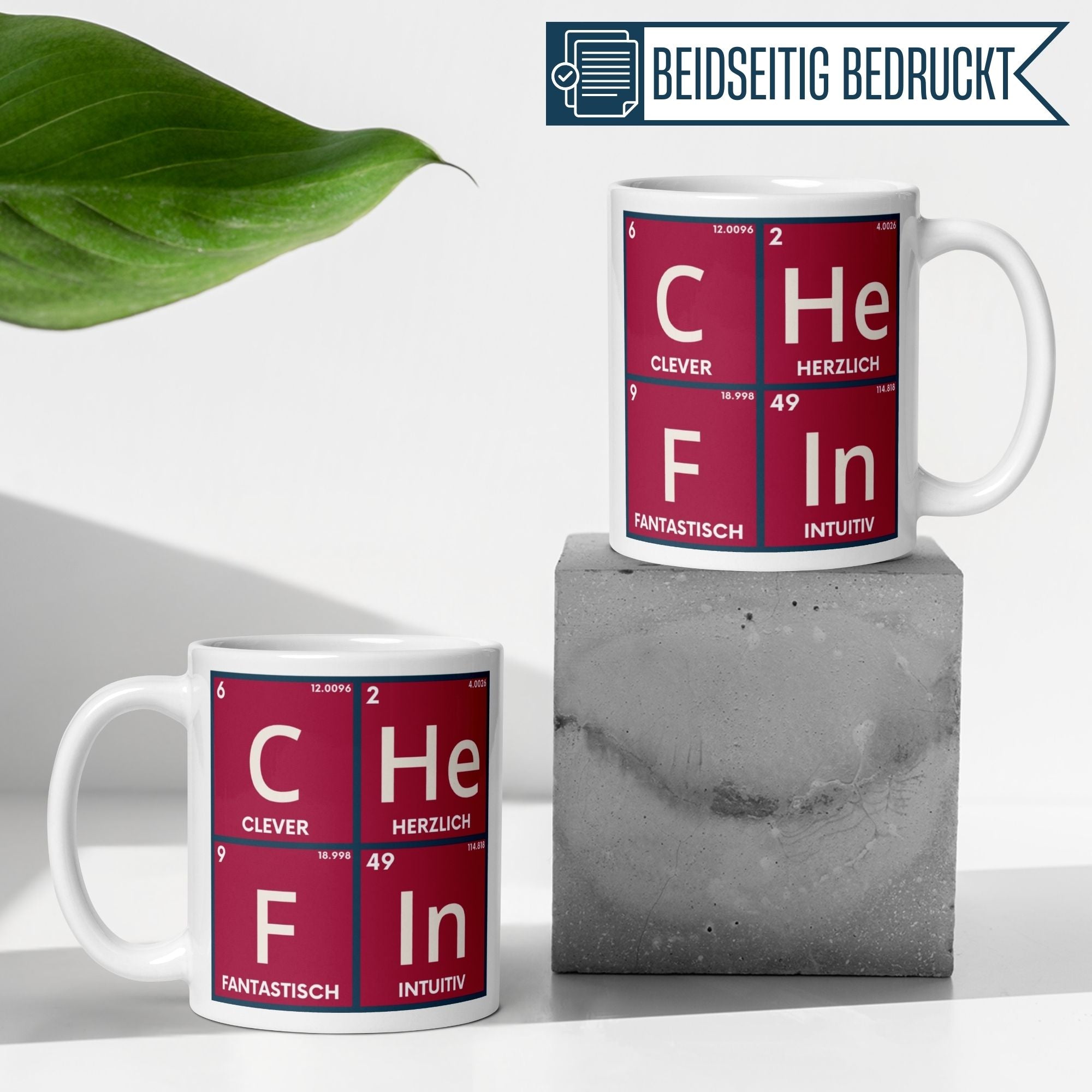 Momentals Tasse Chefin mit chemischen Elementen: Clever, Herzlich, Fantastisch, Intuitiv - humorvolles Abschiedsgeschenk.