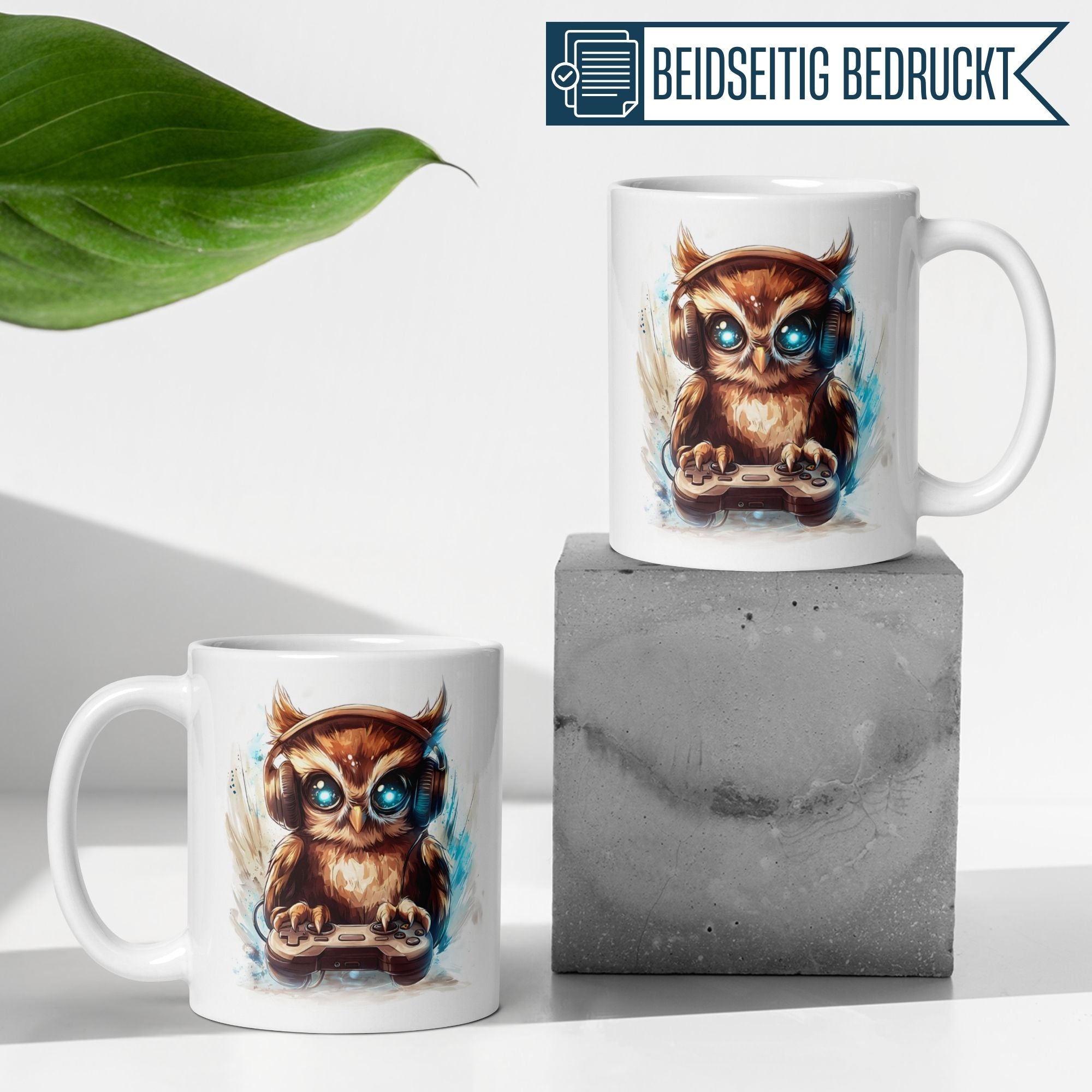 Momentals Tasse mit gaming Eule in Kopfhörern und Controller, perfekt für Nachteulen und Gamer.
