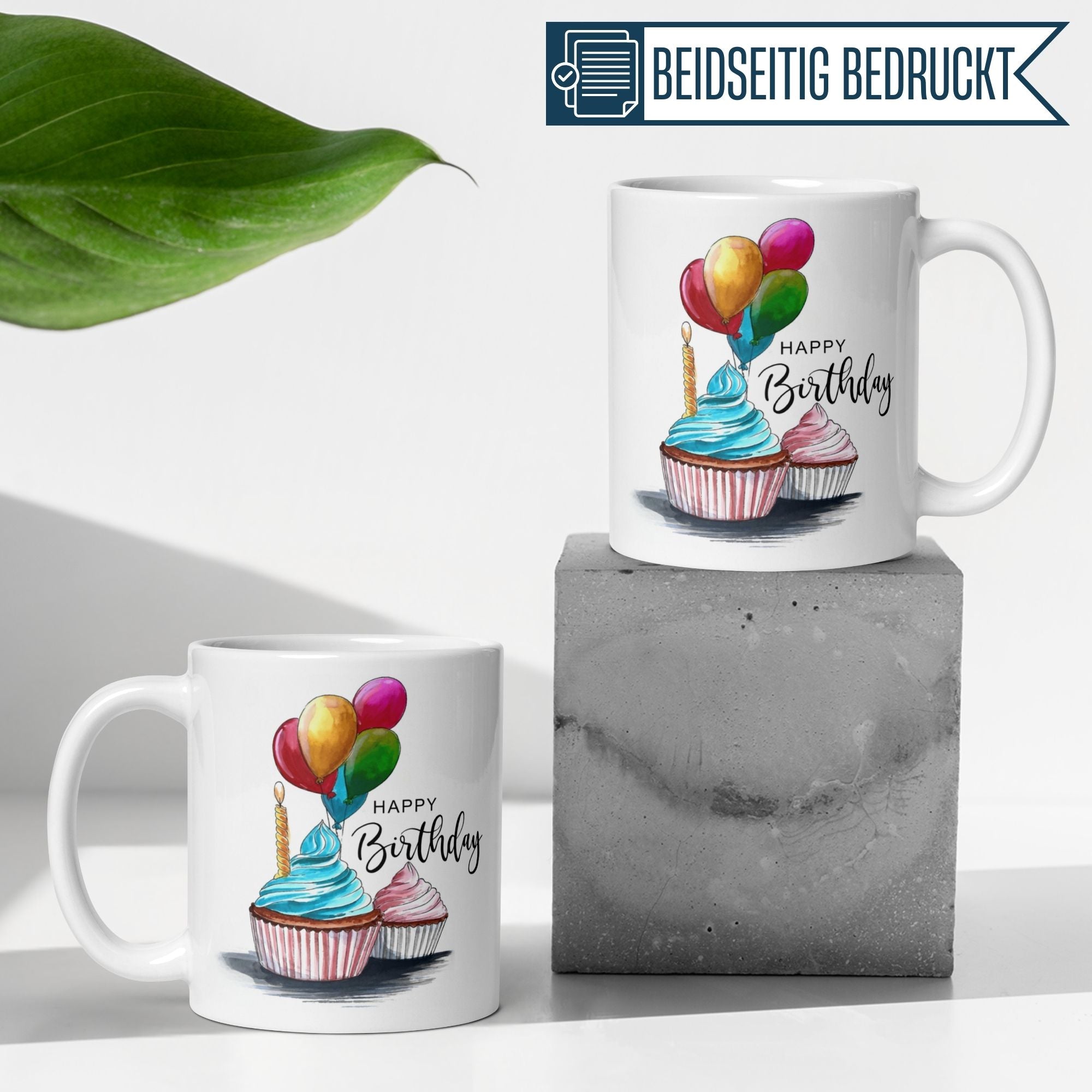 Momentals Tasse mit Cupcakes und Ballons, bedruckt mit 'Happy Birthday' für feierliche Anlässe.