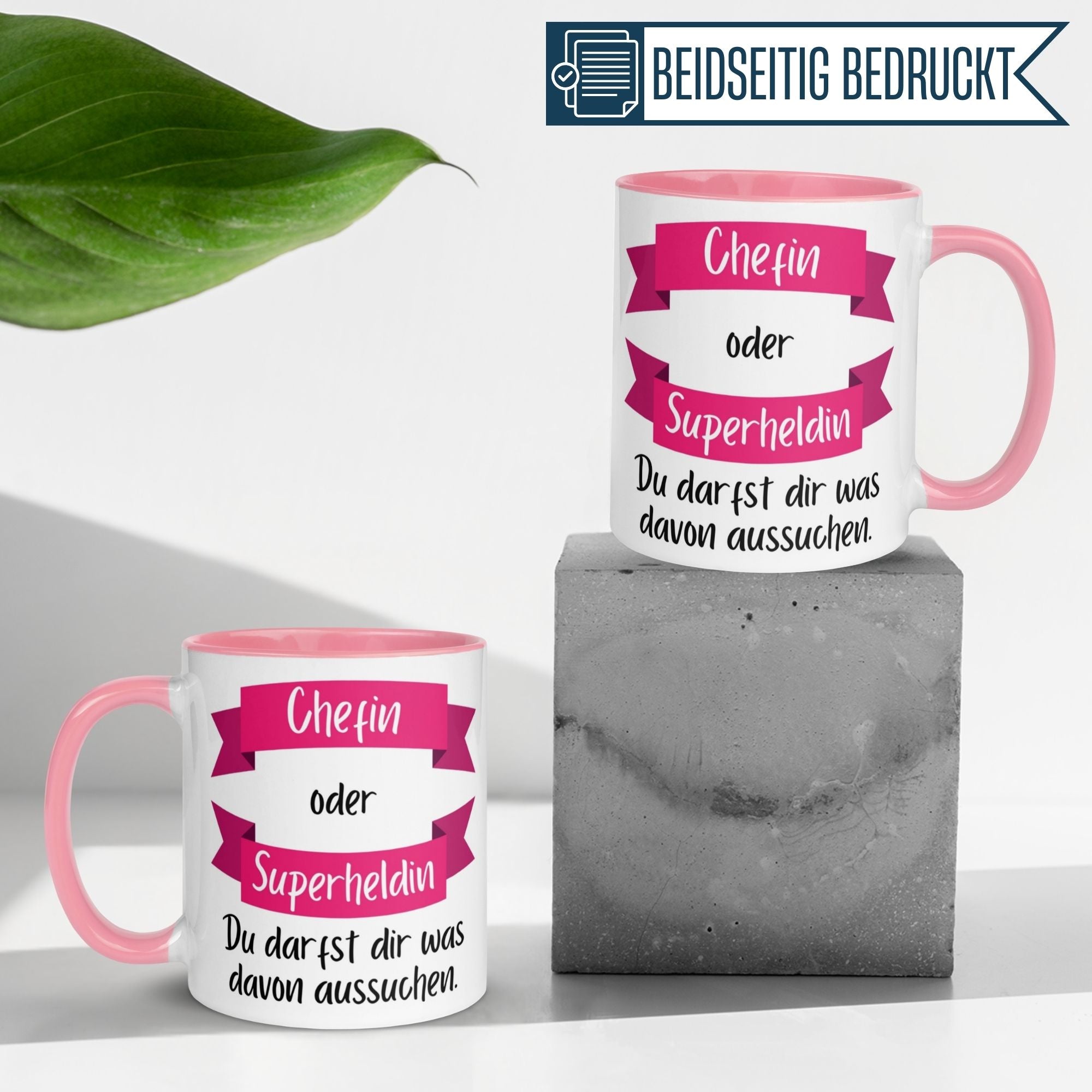 Momentals Tasse Chefin: humorvolle Tasse mit Spruch für Abschiedsgeschenk, hübsches Design in Pink.