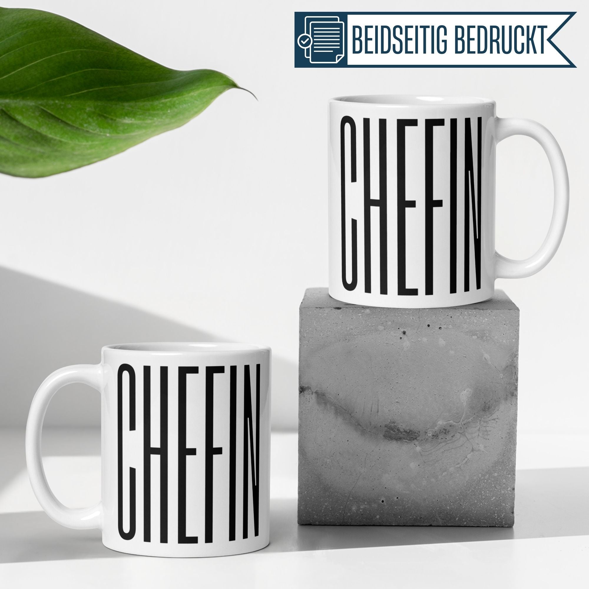 Momentals Chefin Tasse in modernem Design, ideal für Abschiedsgeschenke an Teamleiterinnen.