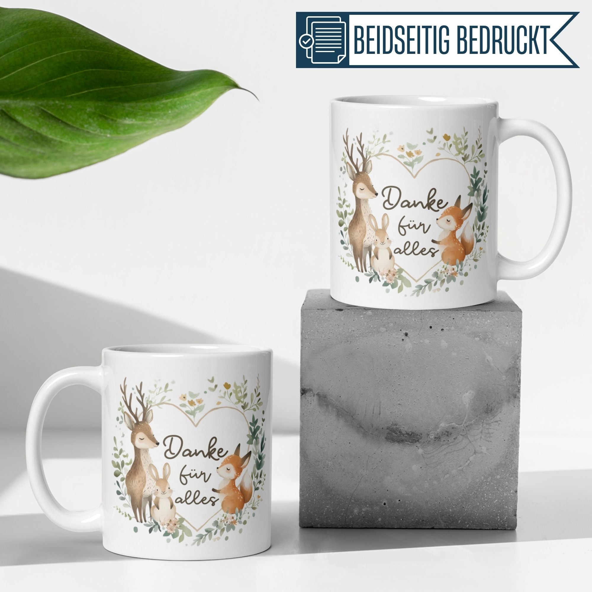 Momentals® Tasse Dankeschön mit Waldtieren und Spruch "Danke für alles" auf einem minimalistischen Hintergrund.