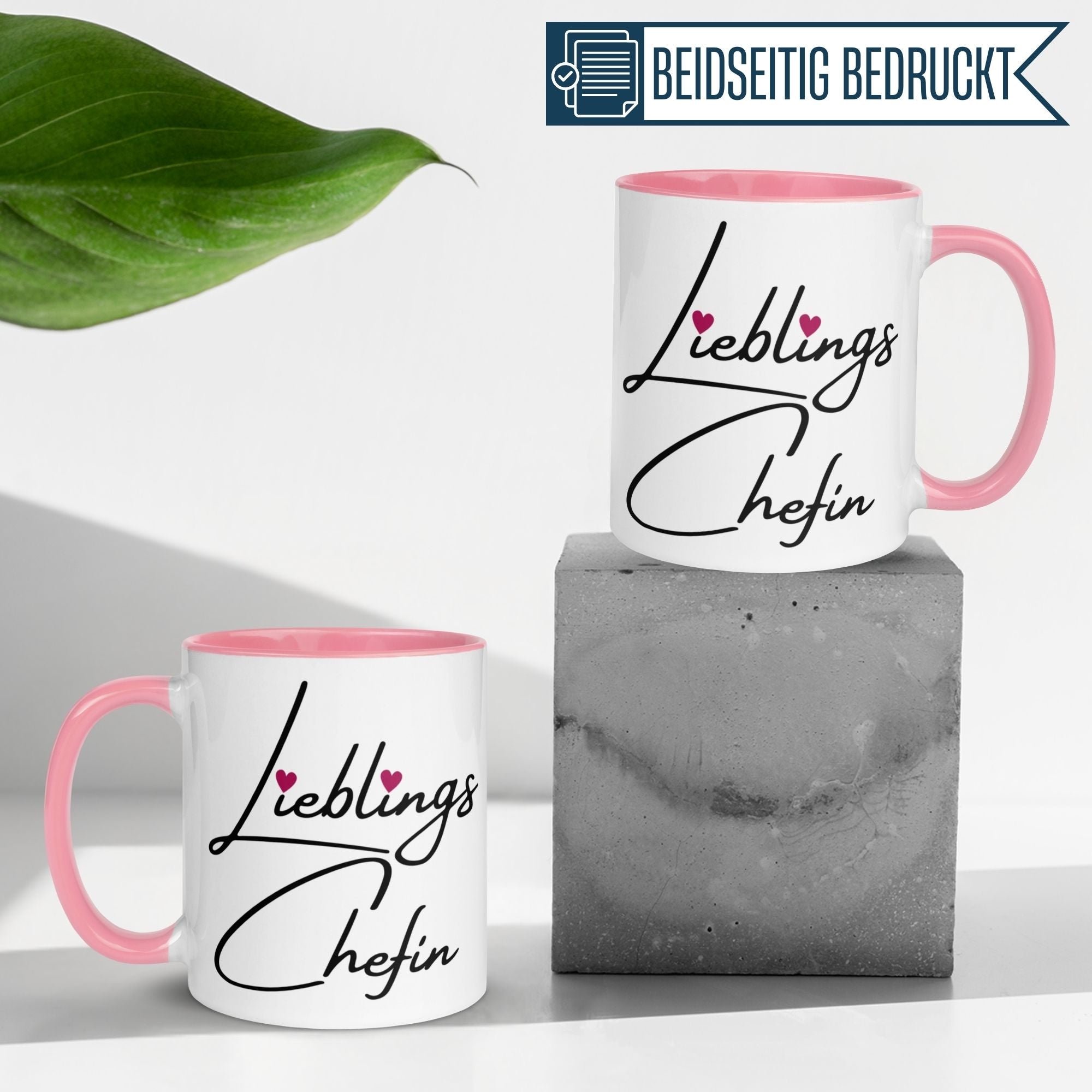 Momentals® Tasse Chefin mit pinkem Henkel, ideal für Abschiedsgeschenke – witzig und respektvoll.