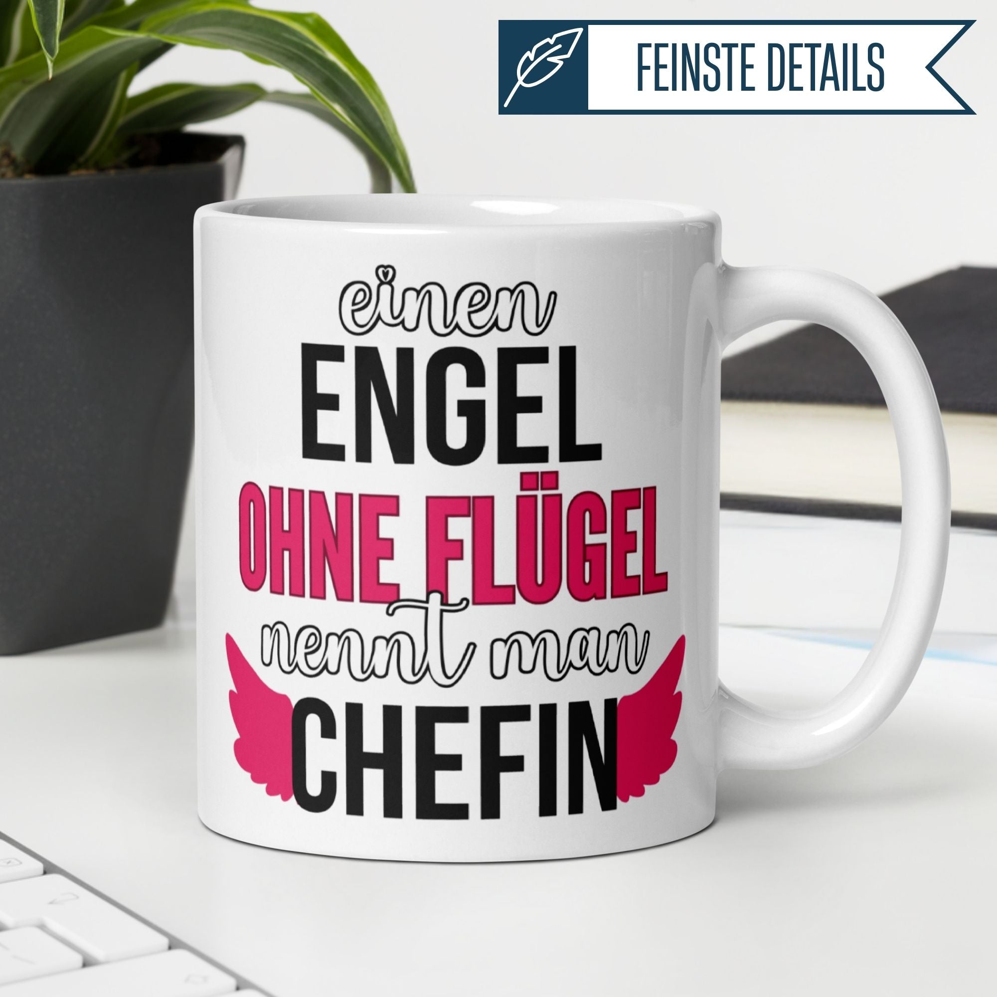 Momentals® Tasse Chefin mit Spruch 'Einen Engel ohne Flügel nennt man Chefin' in ansprechendem Design.