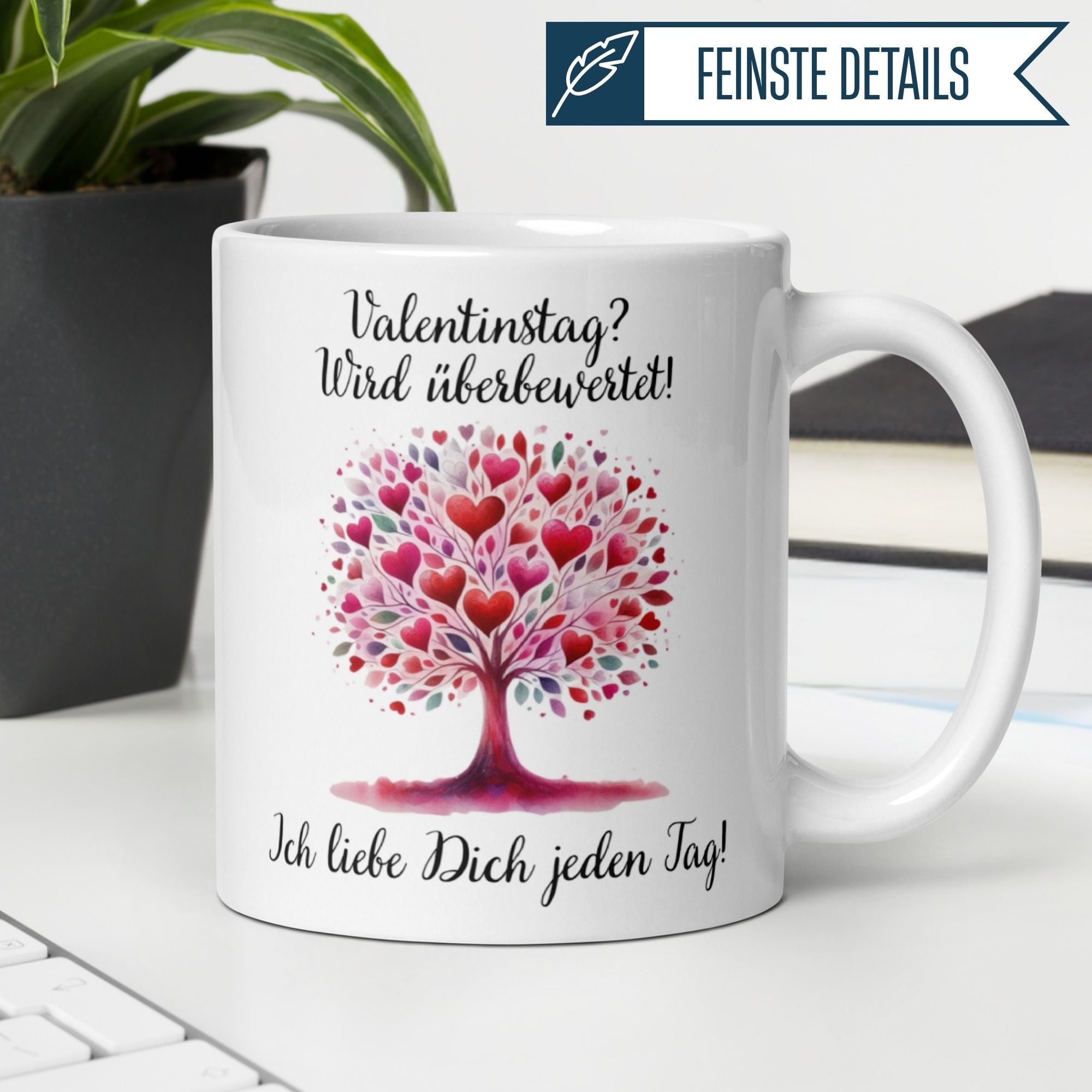 Momentals Tasse mit Herzbaum Motiv, Spruch zu Valentinstag, 'Ich liebe Dich jeden Tag'.