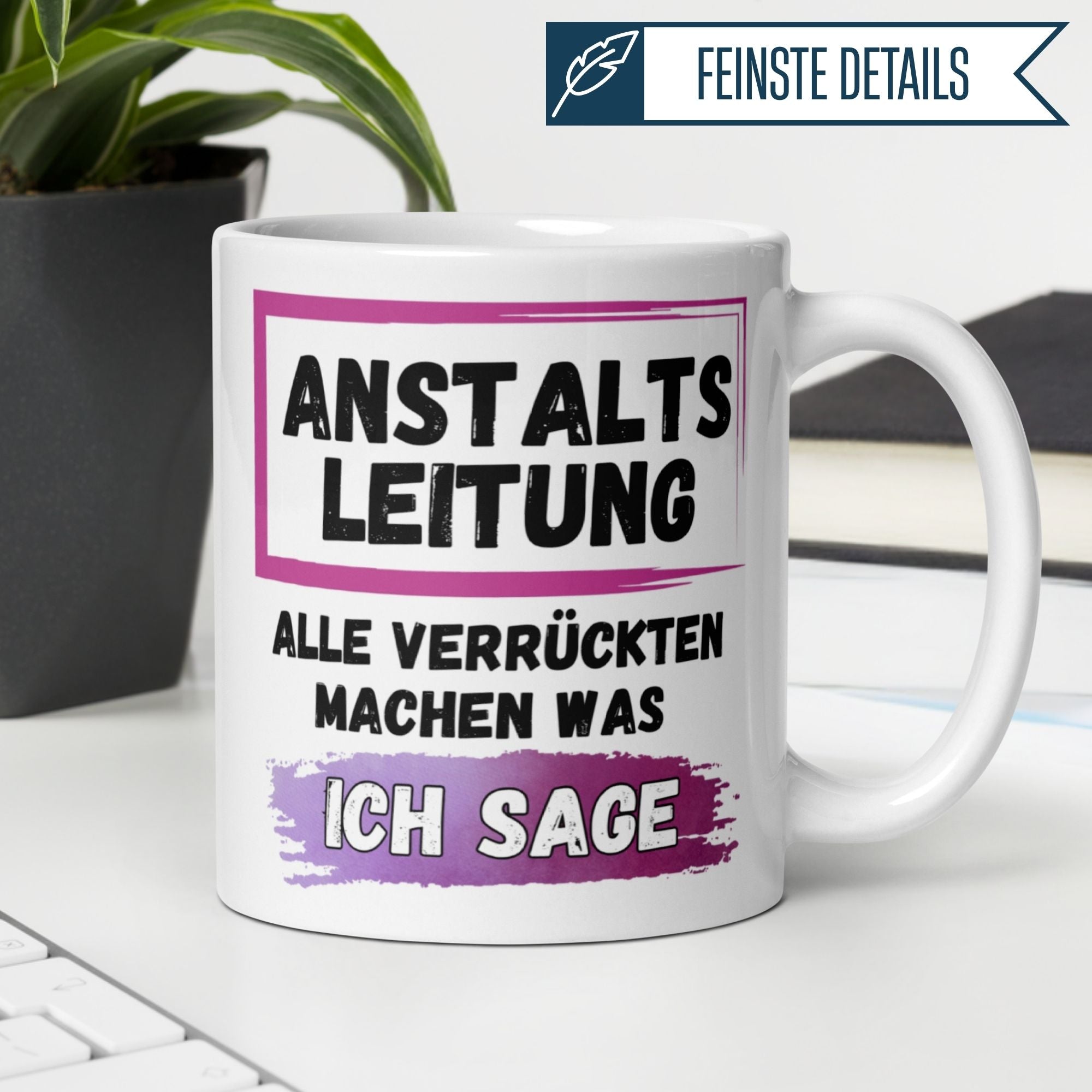 Momentals Tasse Chefin mit humorvollem Spruch 'Alle Verrückten machen was ich sage' für Abschiedsgeschenke