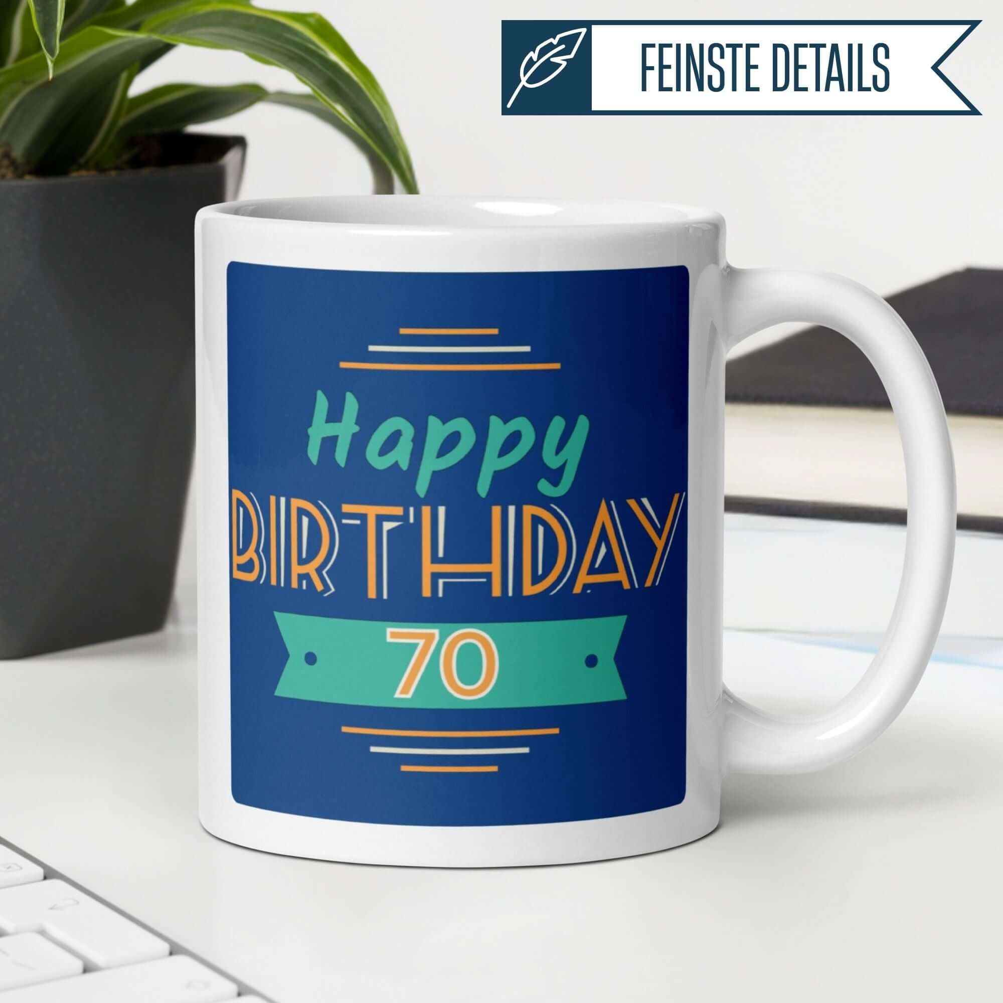 Bunte Tasse zum 70. Geburtstag mit dem Schriftzug 'Happy Birthday' in fröhlichem Design.