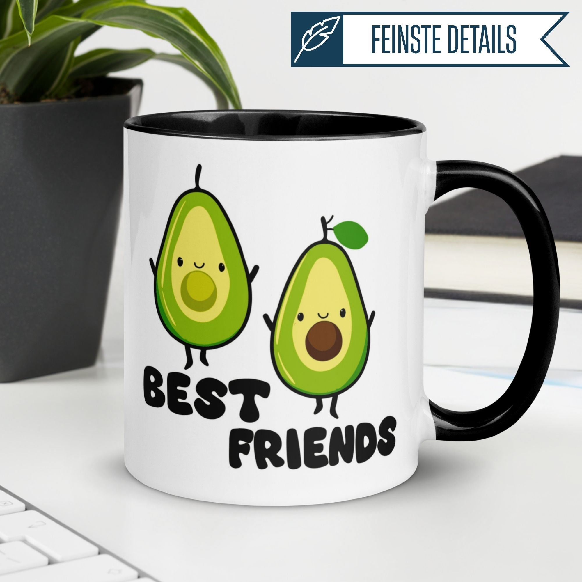 Momentals Tasse mit Avocado-Motiv, auf dem steht "Best Friends". Perfekt für beste Freundinnen.