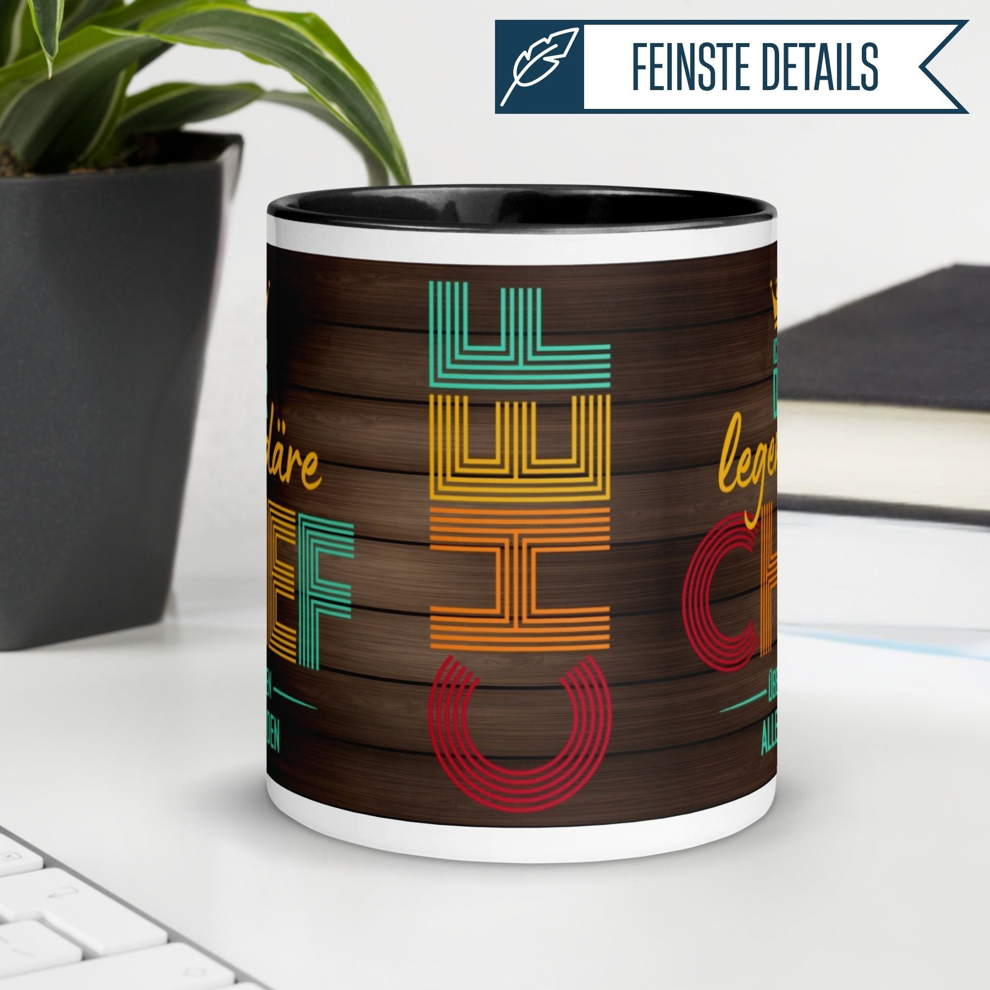 Bunte Momentals Tasse für den Chef mit witzigem Spruch, ideal als kreatives Geschenk im Büro.