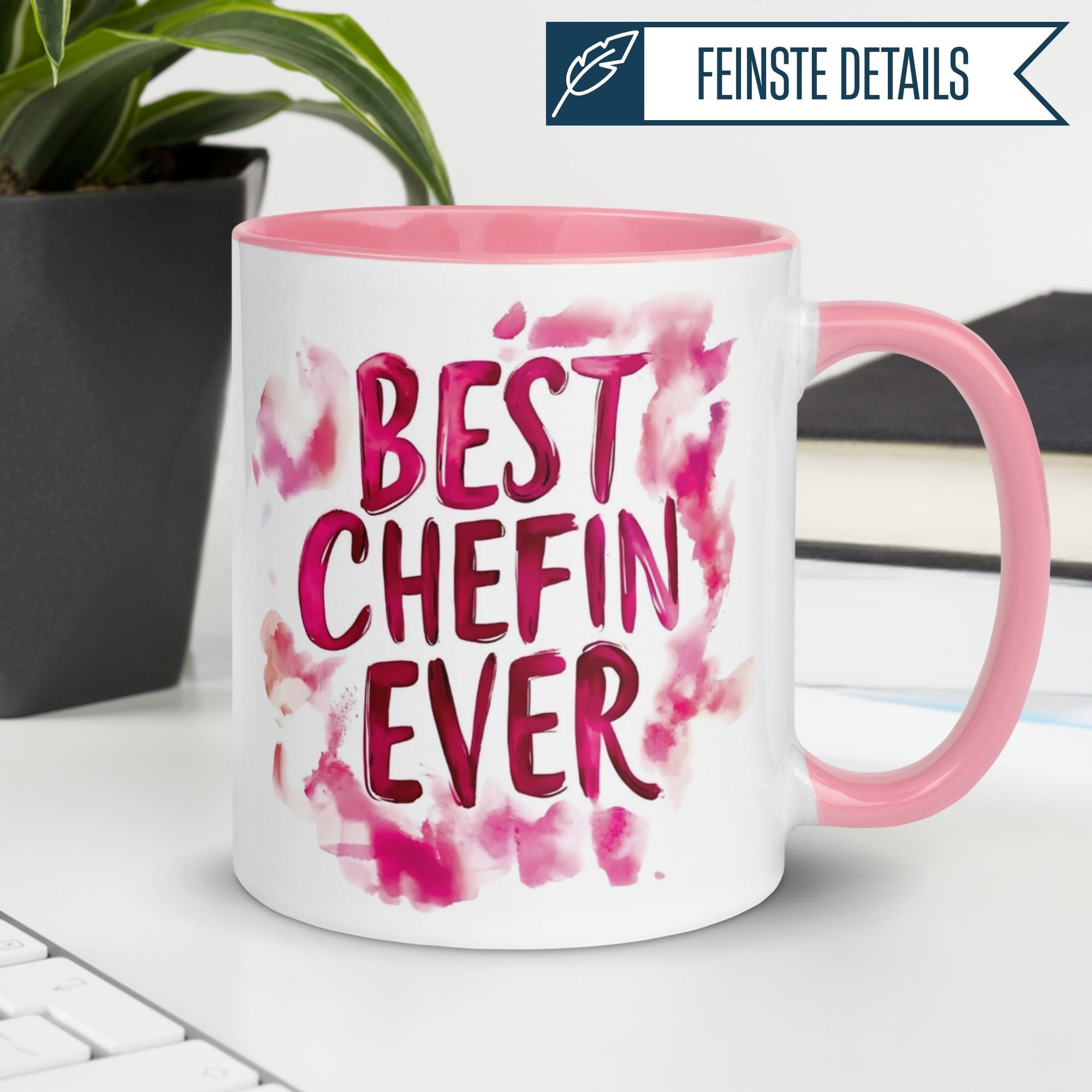 Wundervolle Momentals Tasse mit dem Spruch 'Best Chefin Ever' in bunten Aquarellfarben.