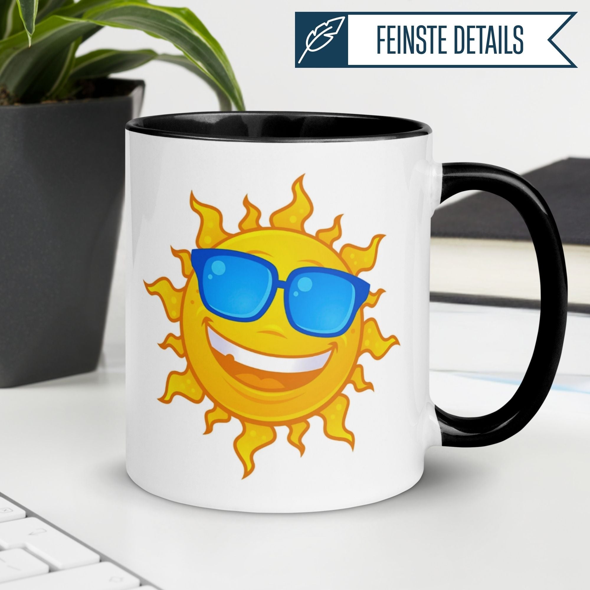 Momentals Tasse mit strahlender Sonne und Sonnenbrille für gute Laune beim Kaffee am Morgen.