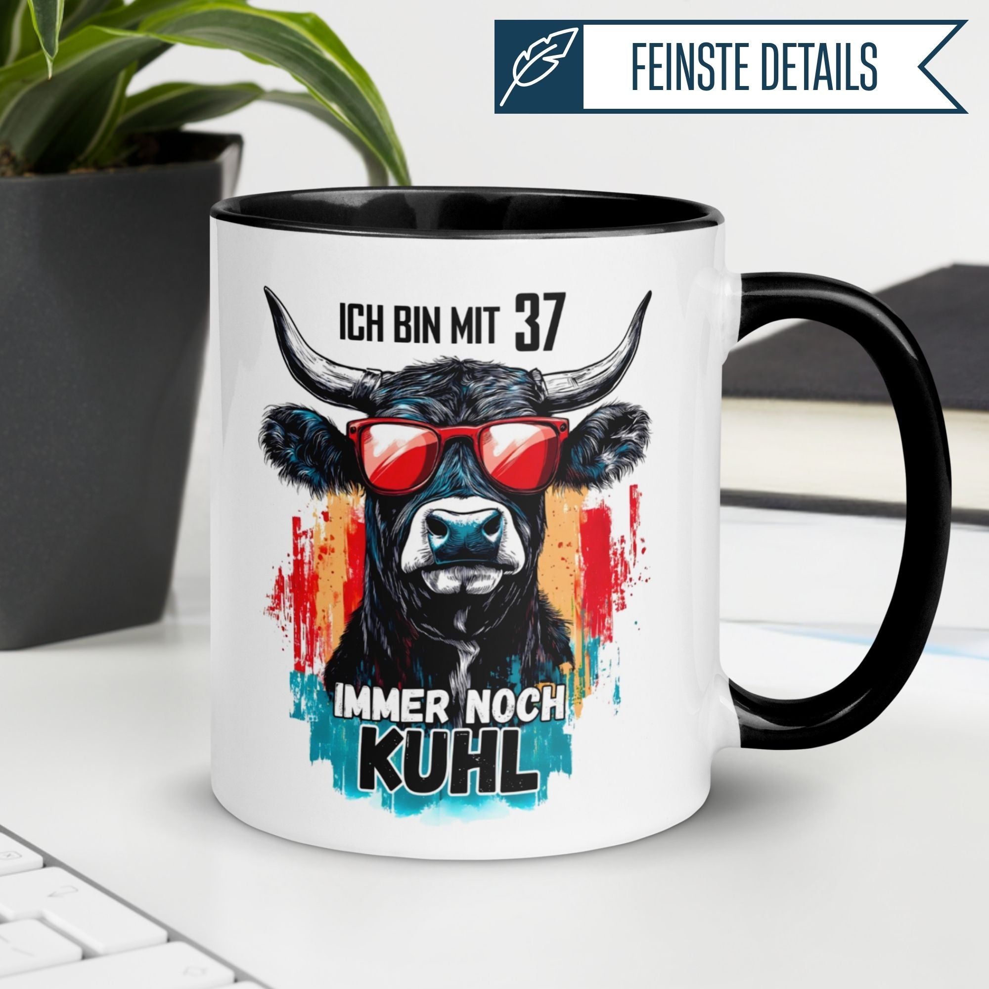Momentals® Tasse für 37. Geburtstag mit Kuh, Spruch: 'Ich bin mit 37 immer noch Kuhl' auf schickem Design.
