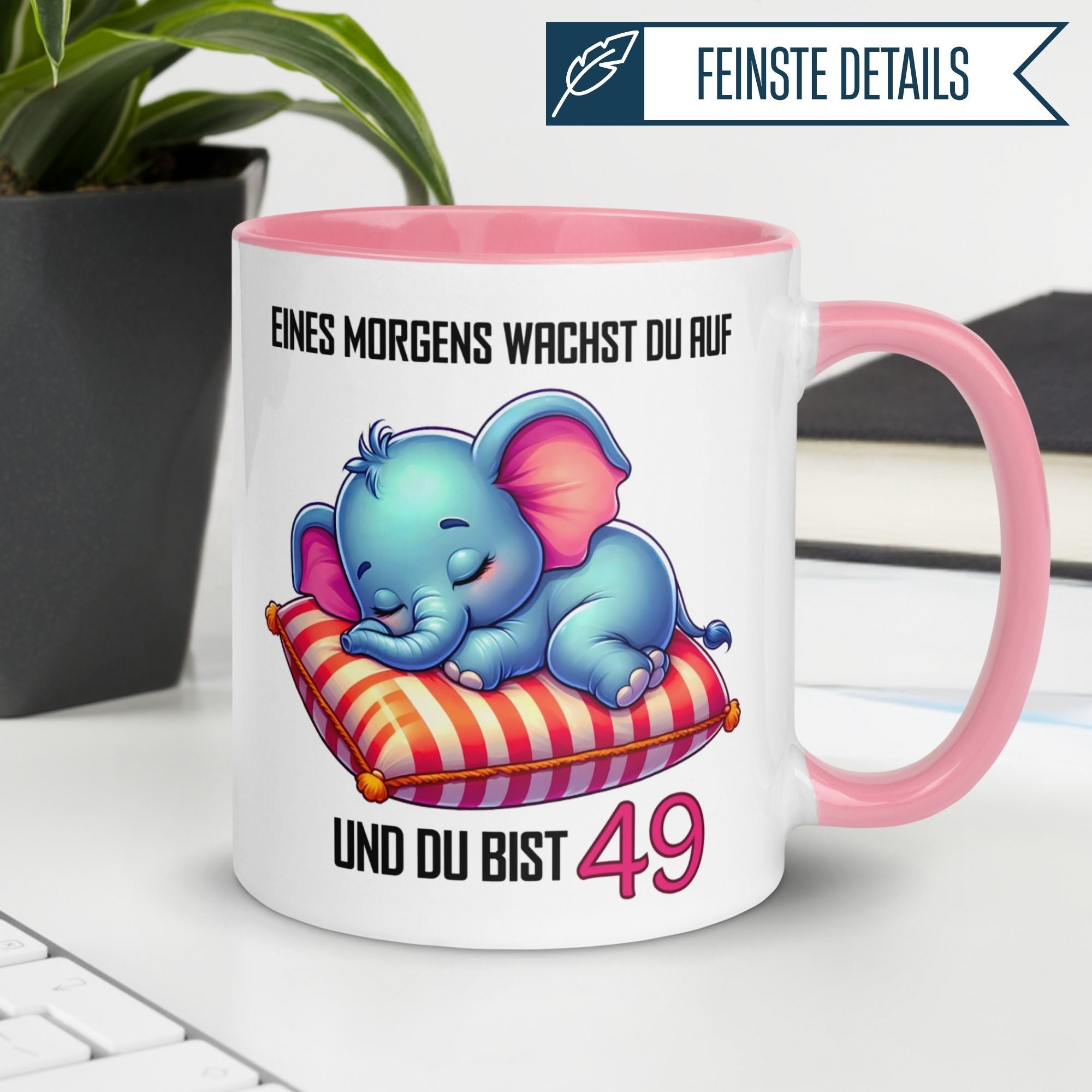 Momentals Tasse zum 49. Geburtstag mit niedlichem Elefant und humorvollem Spruch.