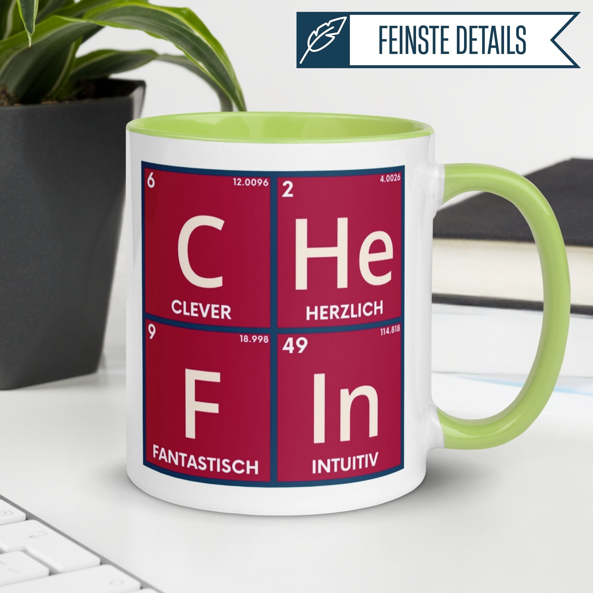 Momentals Tasse Chefin mit Periodensystem-Motiv: Clever, Herzlich, Fantastisch, Intuitiv – perfektes Abschiedsgeschenk.