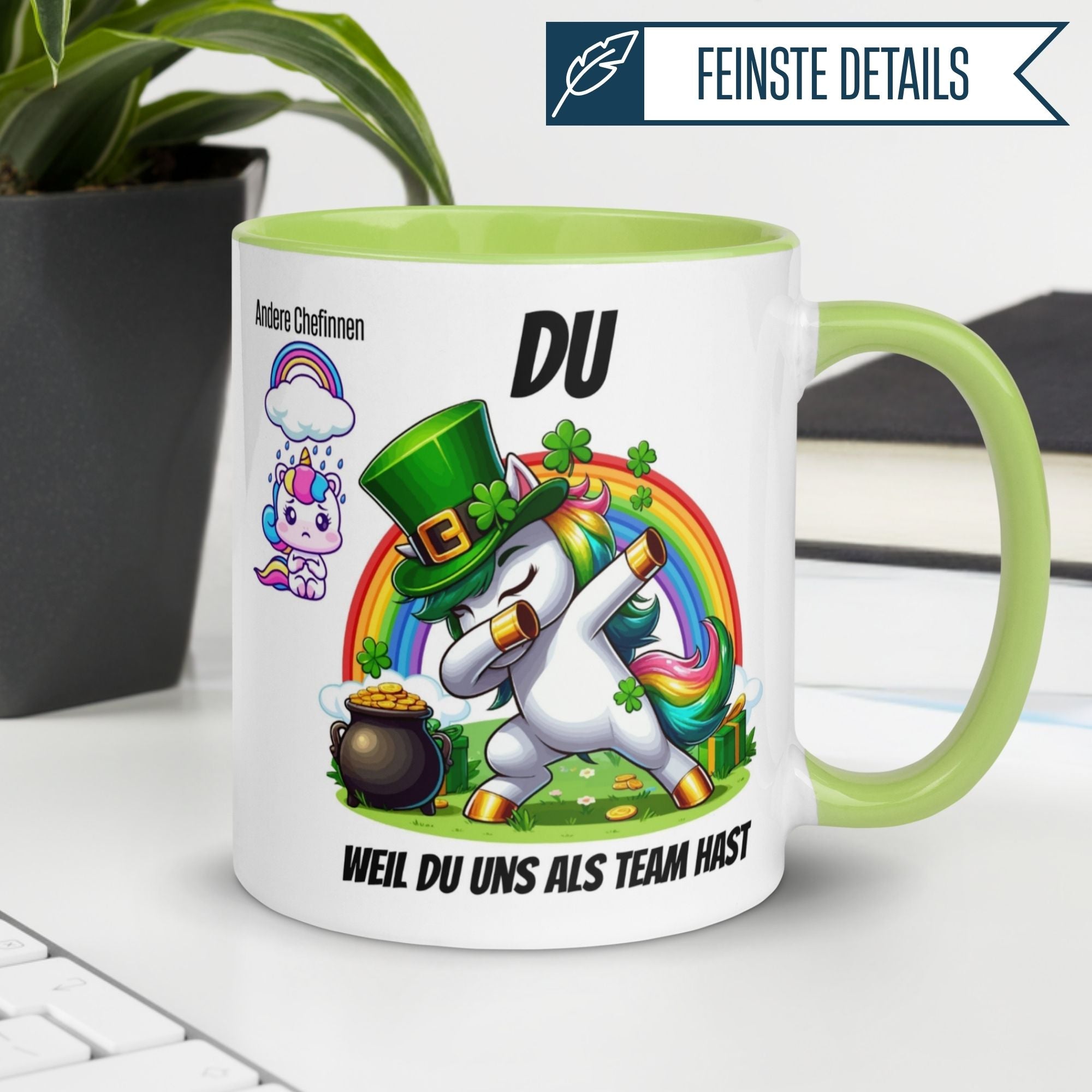 Momentals Tasse Chefin im Einhorn-Design mit Kleeblättern und motivierendem Spruch für Abschiedsgeschenke.