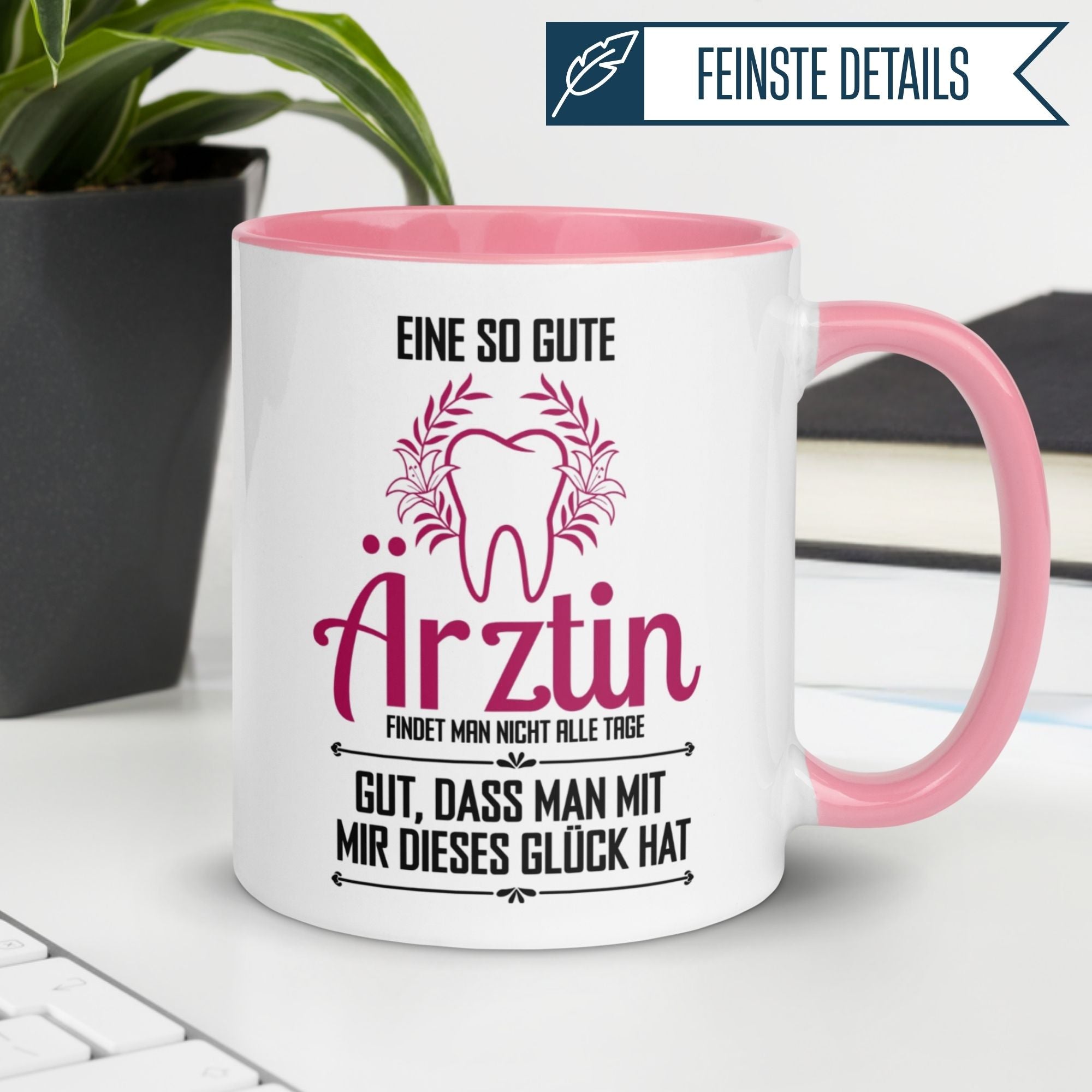 Momentals Tasse für Zahnärztin mit Zahn-Motiv und Spruch über gutes Glück, pinker Henkel.