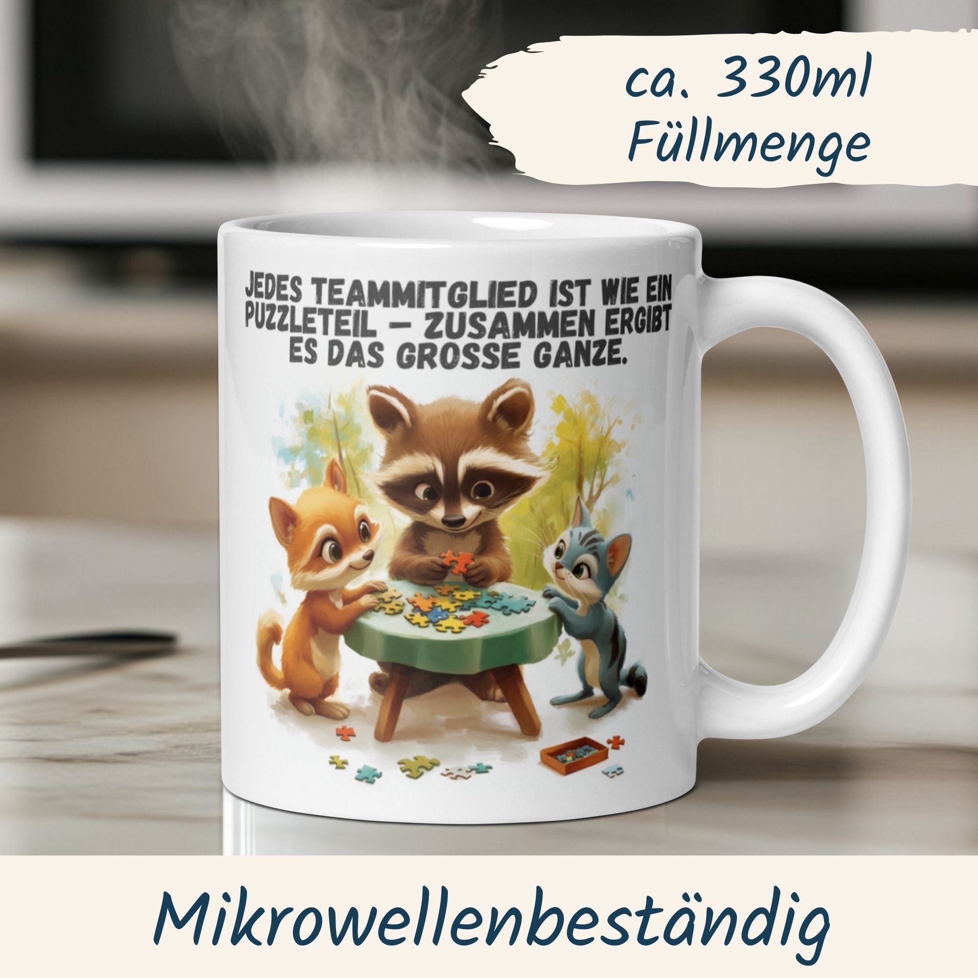 Teamwork mug with animals assembling a puzzle, highlighting collaboration and inspiration.