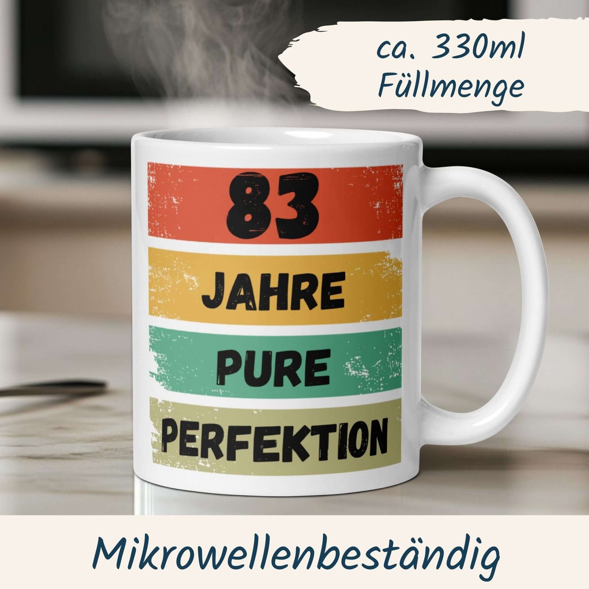 Momentals Tasse für 83. Geburtstag mit Spruch "83 Jahre Pure Perfektion" in Retro-Design, mikrowellenbeständig.