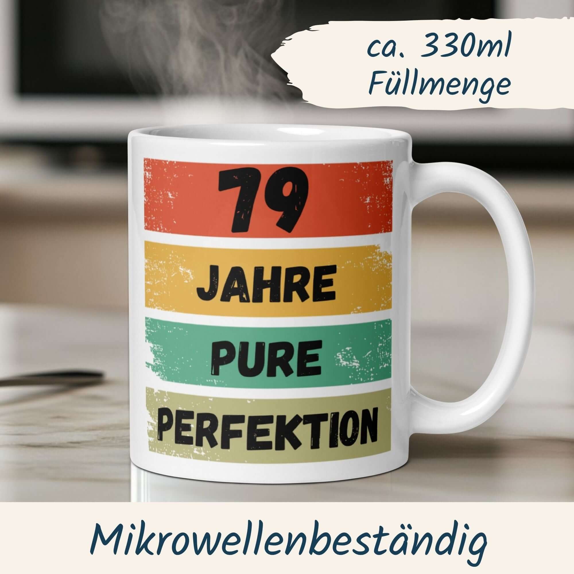 Momentals Tasse 79. Geburtstag mit Spruch "79 Jahre pure Perfektion" in Retro-Farben, ideal als Geschenk.