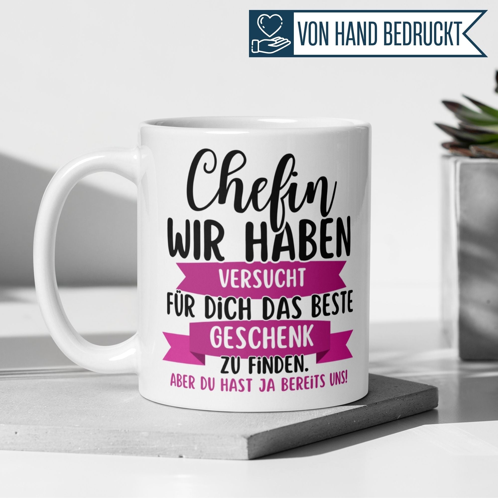 Momentals Tasse Chefin mit humorvollem Text für Abschiedsgeschenk in pinkem Design.
