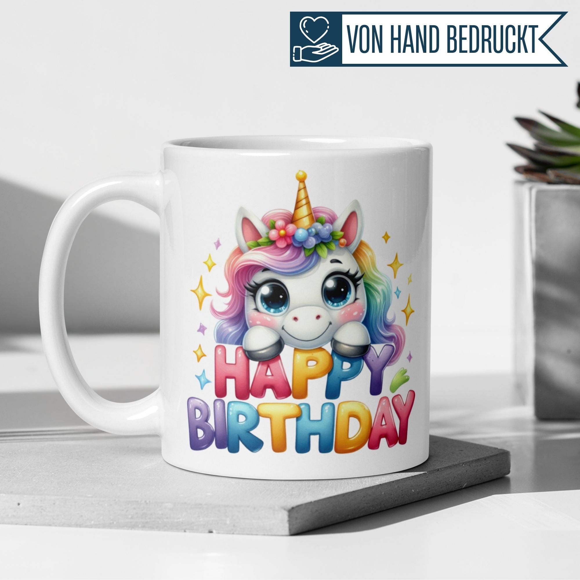 Momentals Tasse Geburtstag mit Einhorn und Happy Birthday Schriftzug, farbenfrohes Design für festliche Stimmung.