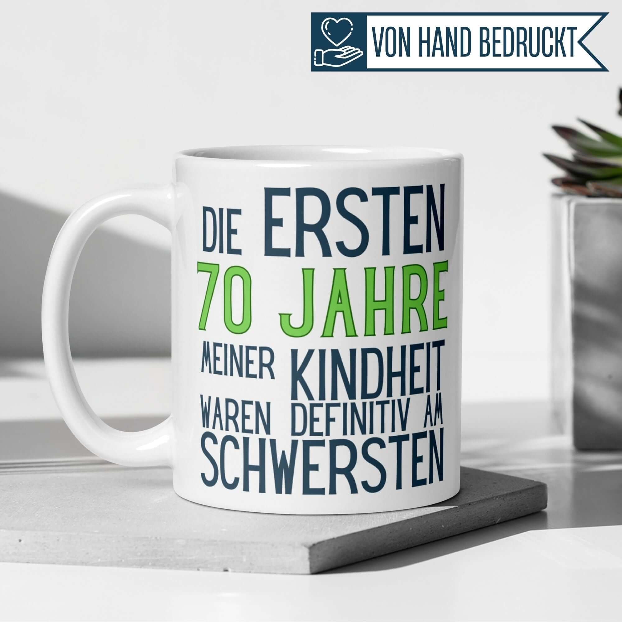 Momentals® Tasse für 70. Geburtstag mit lustigem Spruch über Kindheit und Humor.