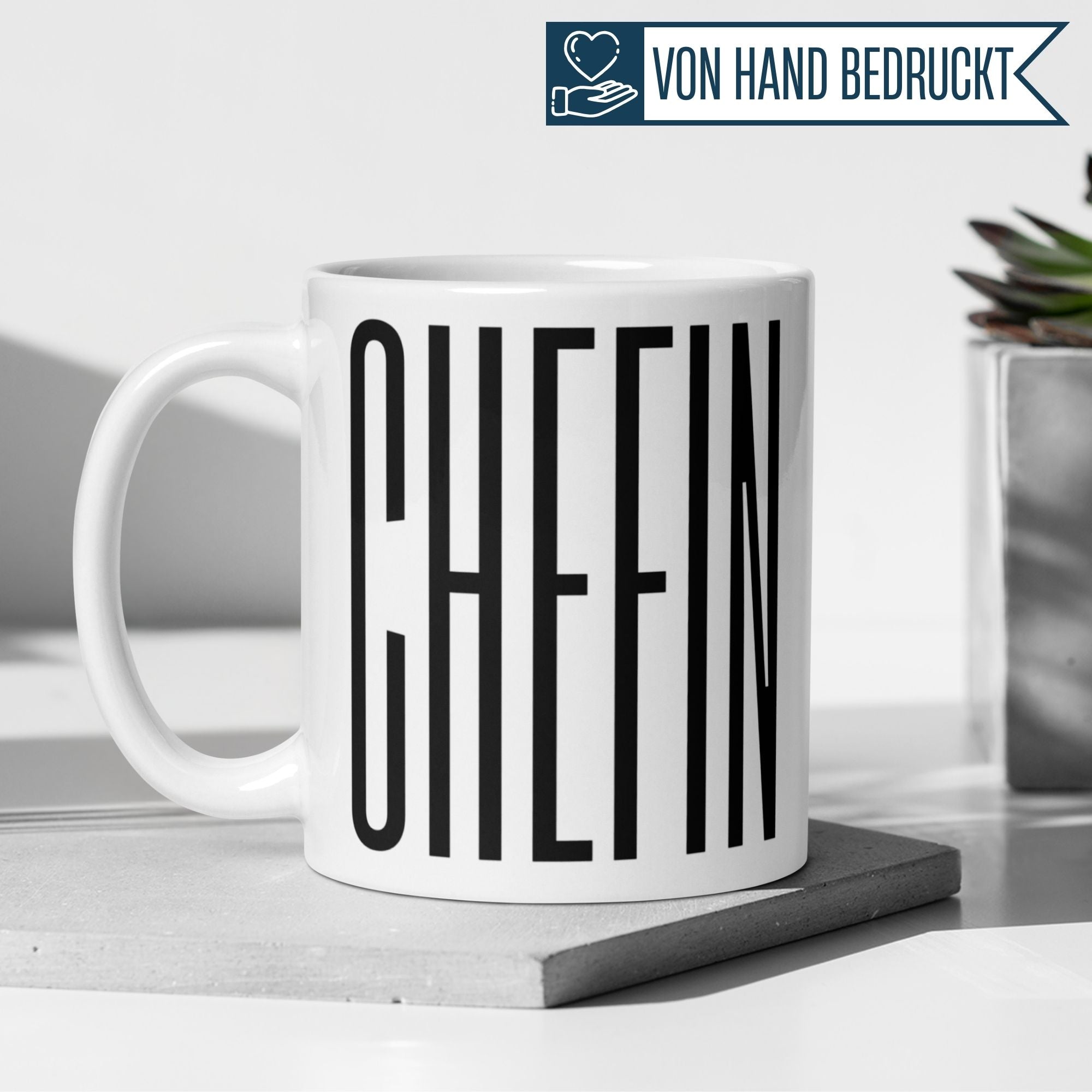 Momentals Chefin Tasse mit modernem Statement-Design für Abschiedsgeschenke