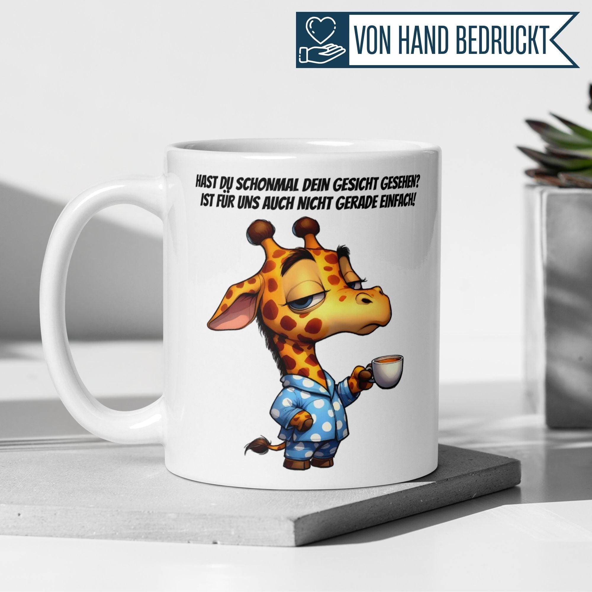 Momentals Tasse mit Giraffe und Spruch für Morgenmuffel, humorvoll und charmant gestaltet.