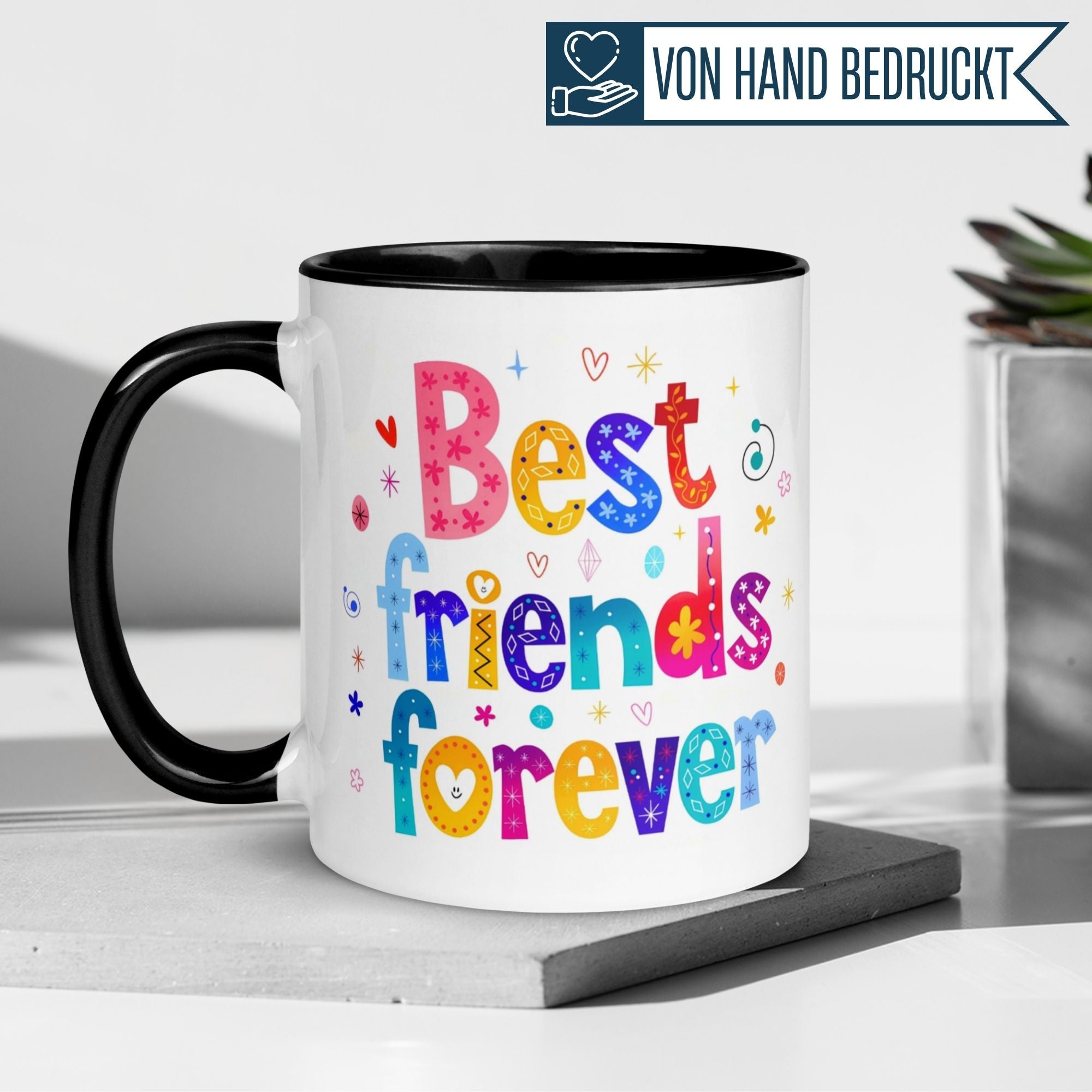 Bunte Momentals Tasse mit dem Schriftzug 'Best friends forever' für enge Freundschaften und persönliche Geschenke.