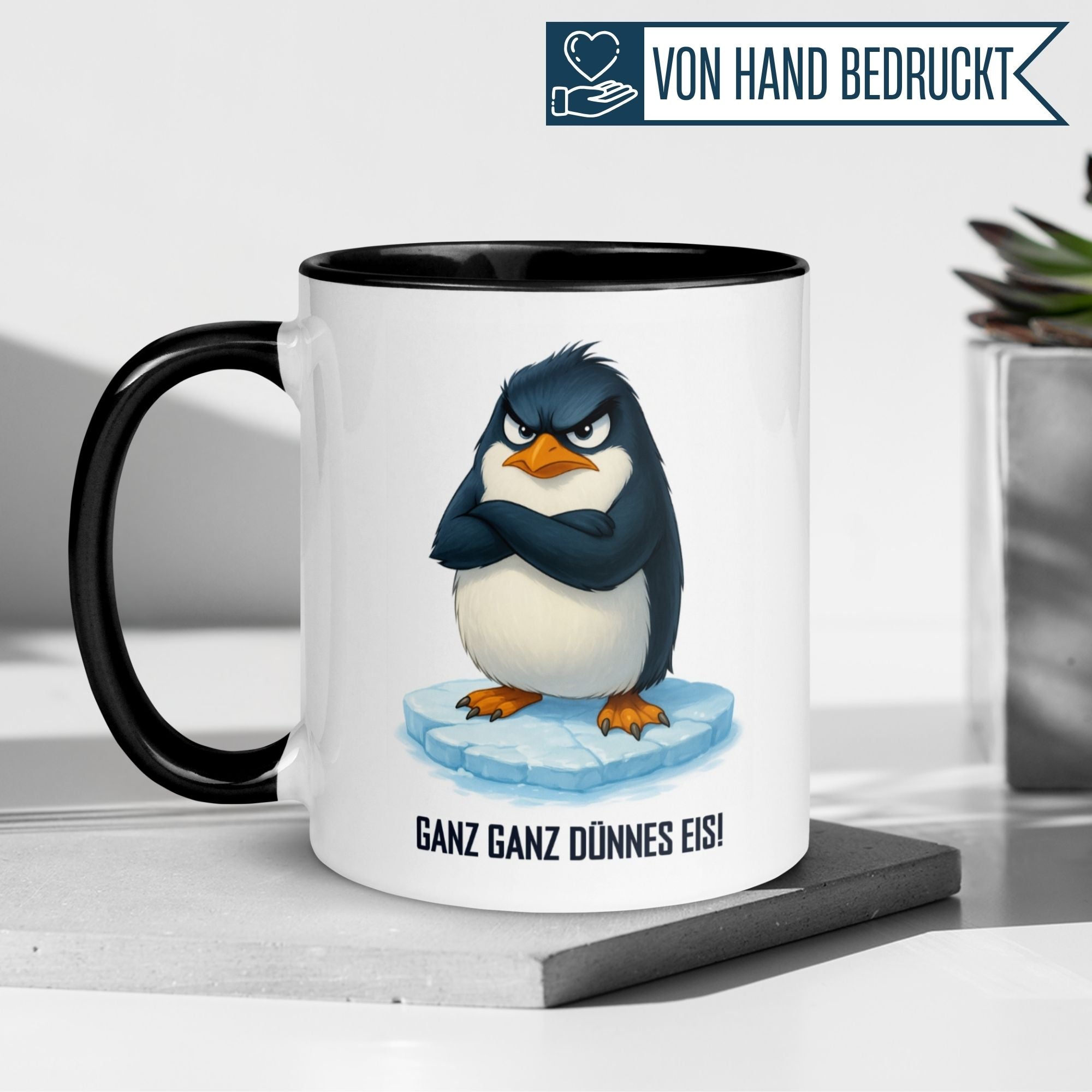 Momentals® Tasse mit Pinguin-Motiv und Spruch: "Ganz ganz dünnes Eis!" für Morgenmuffel.