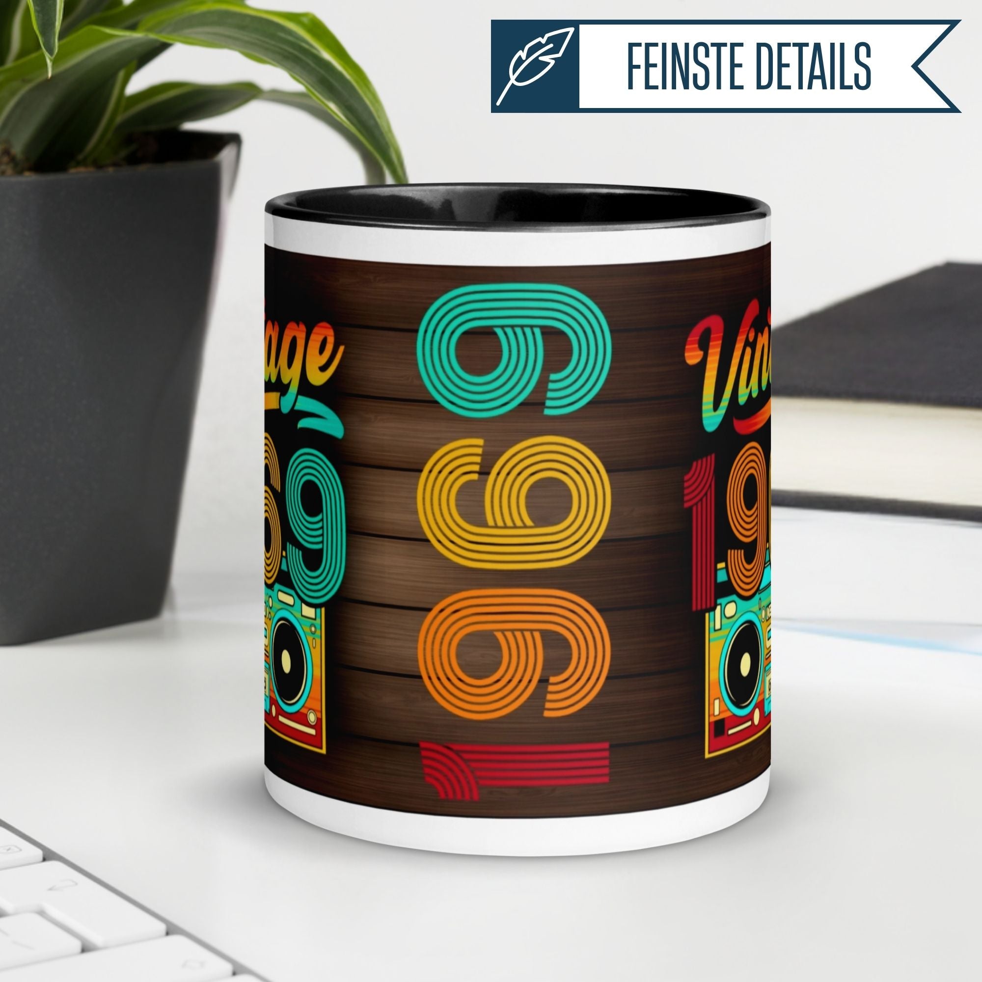 Kaffeetasse zum 56. Geburtstag, Retro-Design, Vintage 1969 mit bunten Zahlen und nostalgischem Flair.