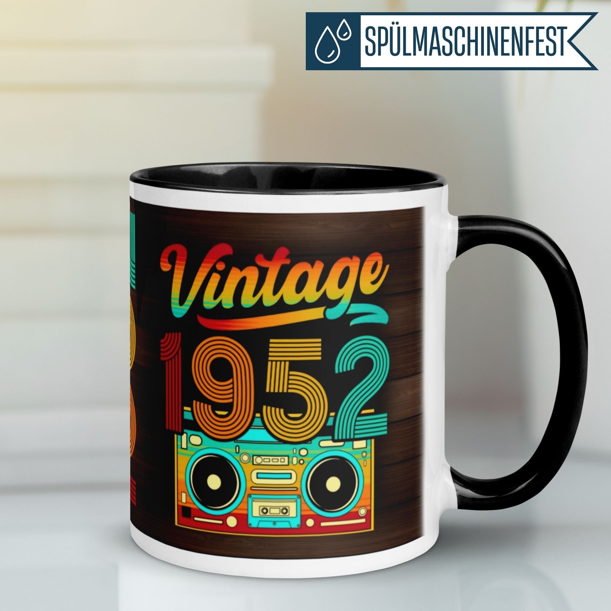 Momentals® Tasse 73. Geburtstag mit Retro-Design und Jahr 1952, perfekt für Kaffee oder Tee.