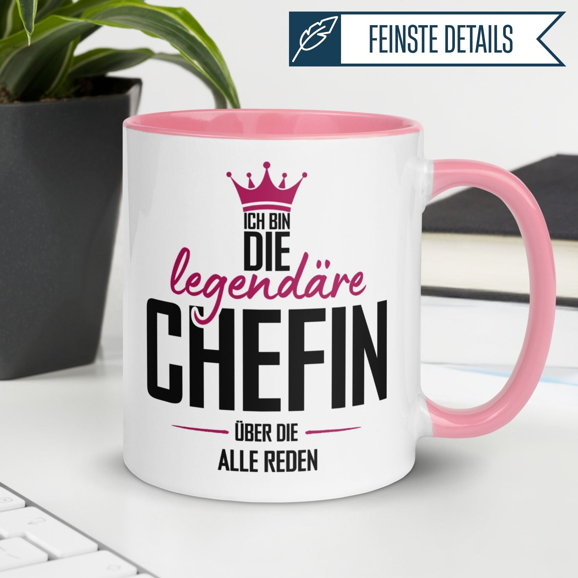Momentals® Tasse Chefin mit pinkem Henkel und motivierendem Spruch für die beste Chefin im Büro.