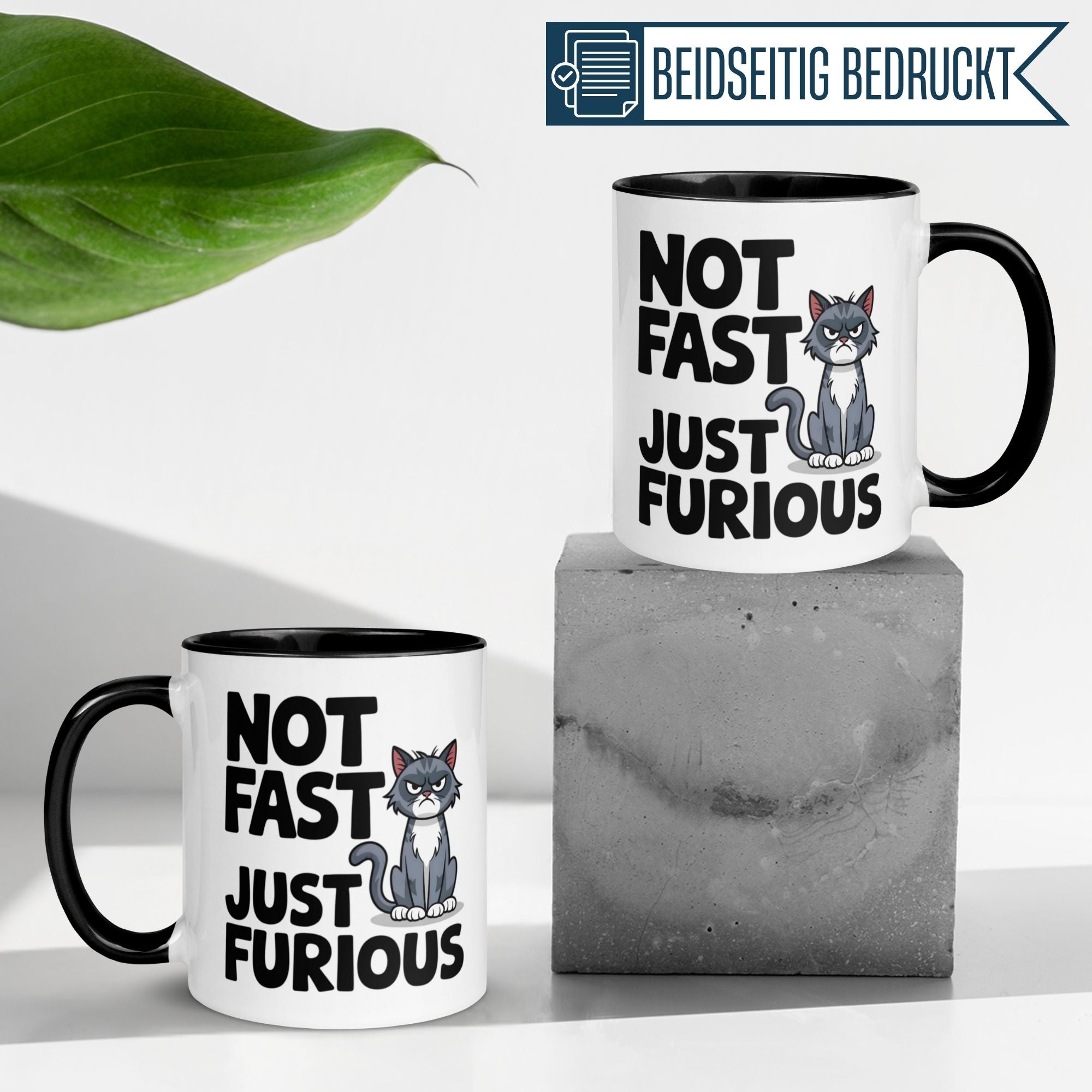 Momentals® Tasse mit wütender Katze und Spruch "Not fast just furious", humorvoll und detailreich.