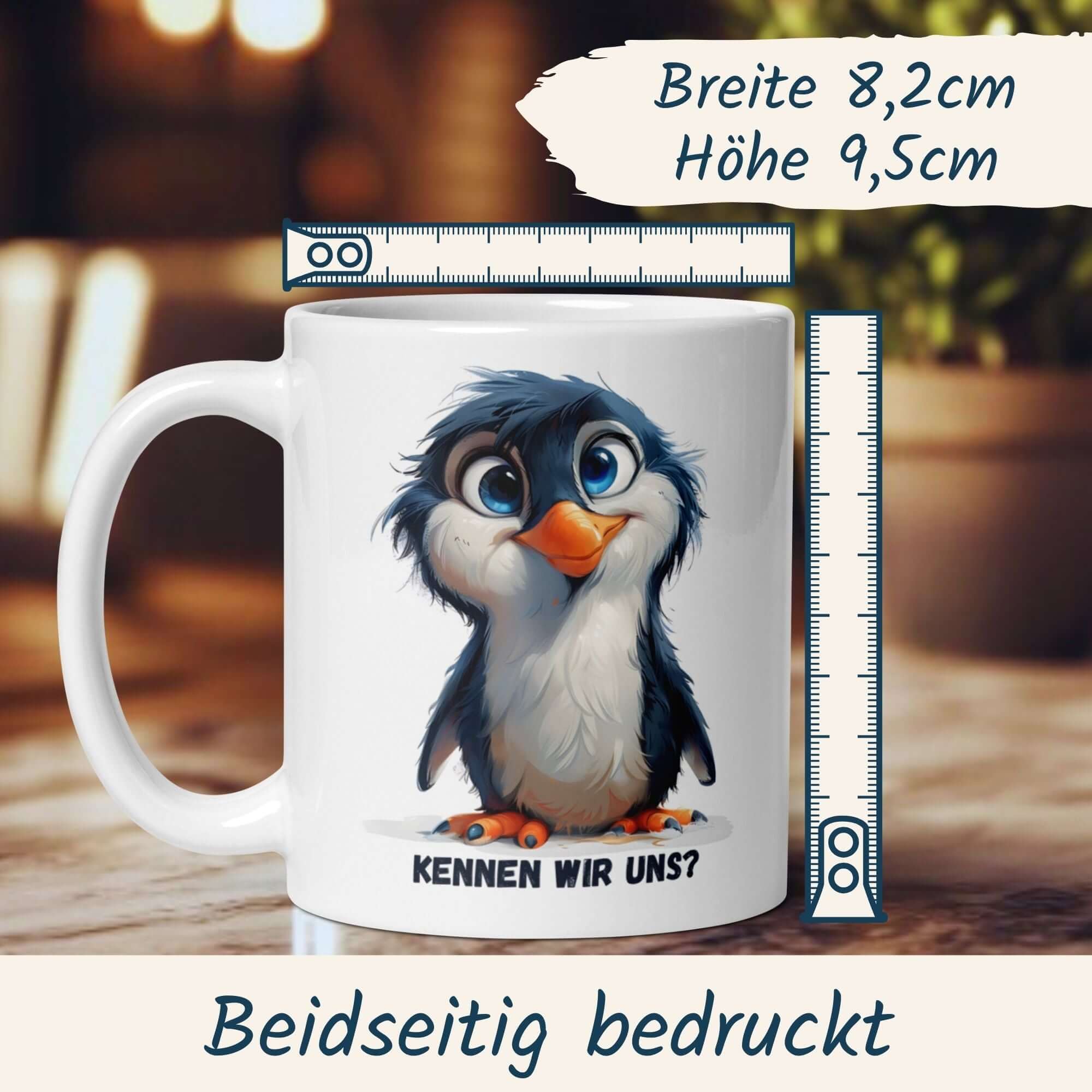 Momentals Tasse mit niedlichem Pinguin und Spruch "Kennen wir uns?" ideal für Geschenke.