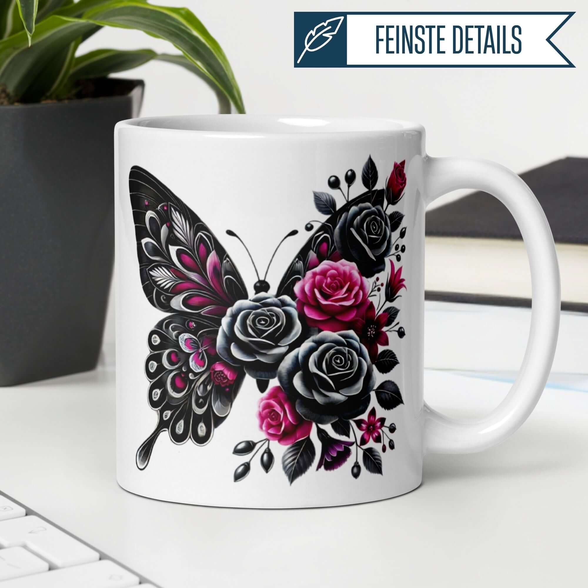 Elegante Momentals® Tasse mit Schmetterling und Rosen in Schwarz und Pink, modern und zeitlos.