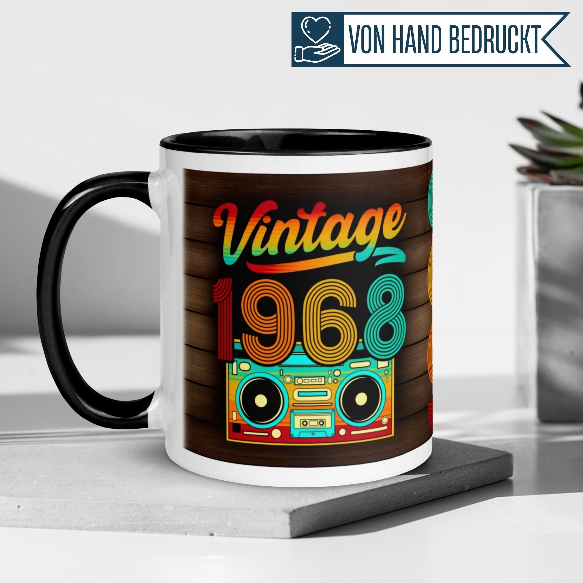Momentals® 57. Geburtstag Tasse Vintage 1968 mit buntem Retro-Design, perfekt als Geschenk für Geburtstagskinder.
