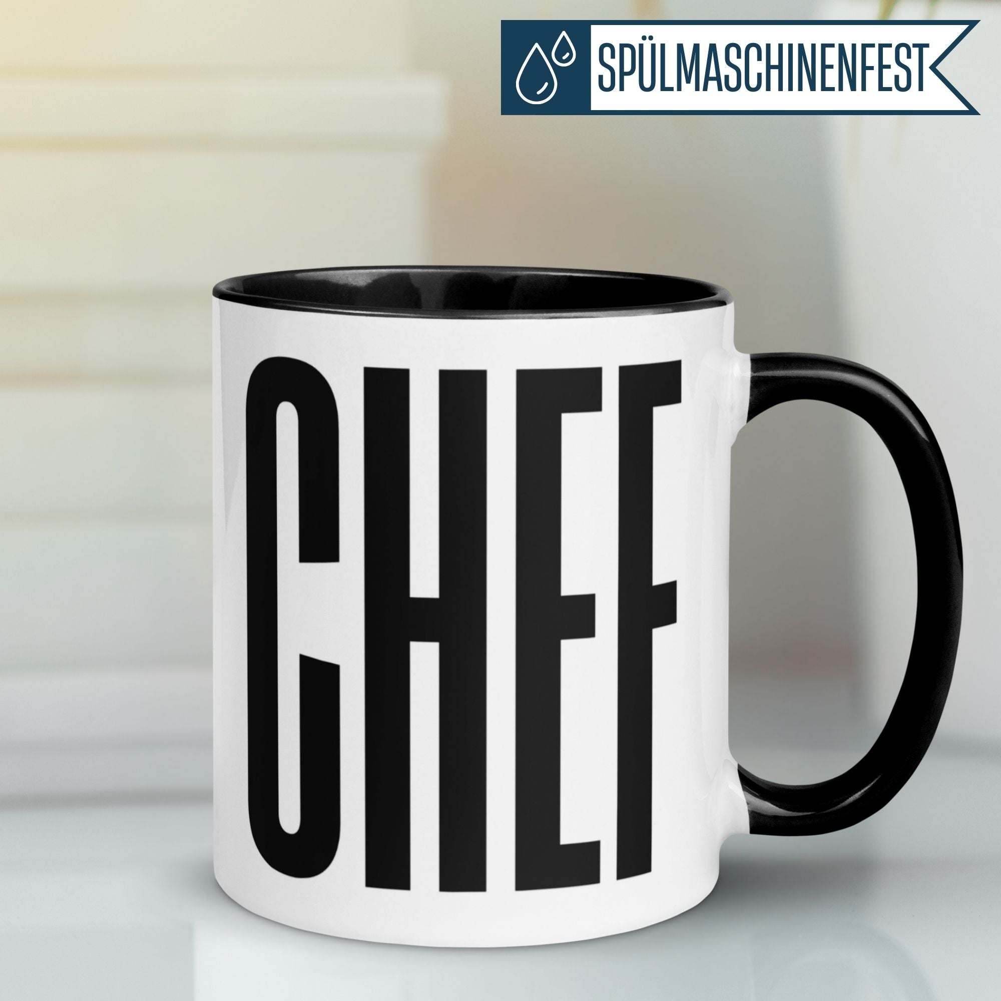 Momentals® Tasse Chef mit großem Schriftzug, perfekt als humorvolles Abschiedsgeschenk für Chefs.