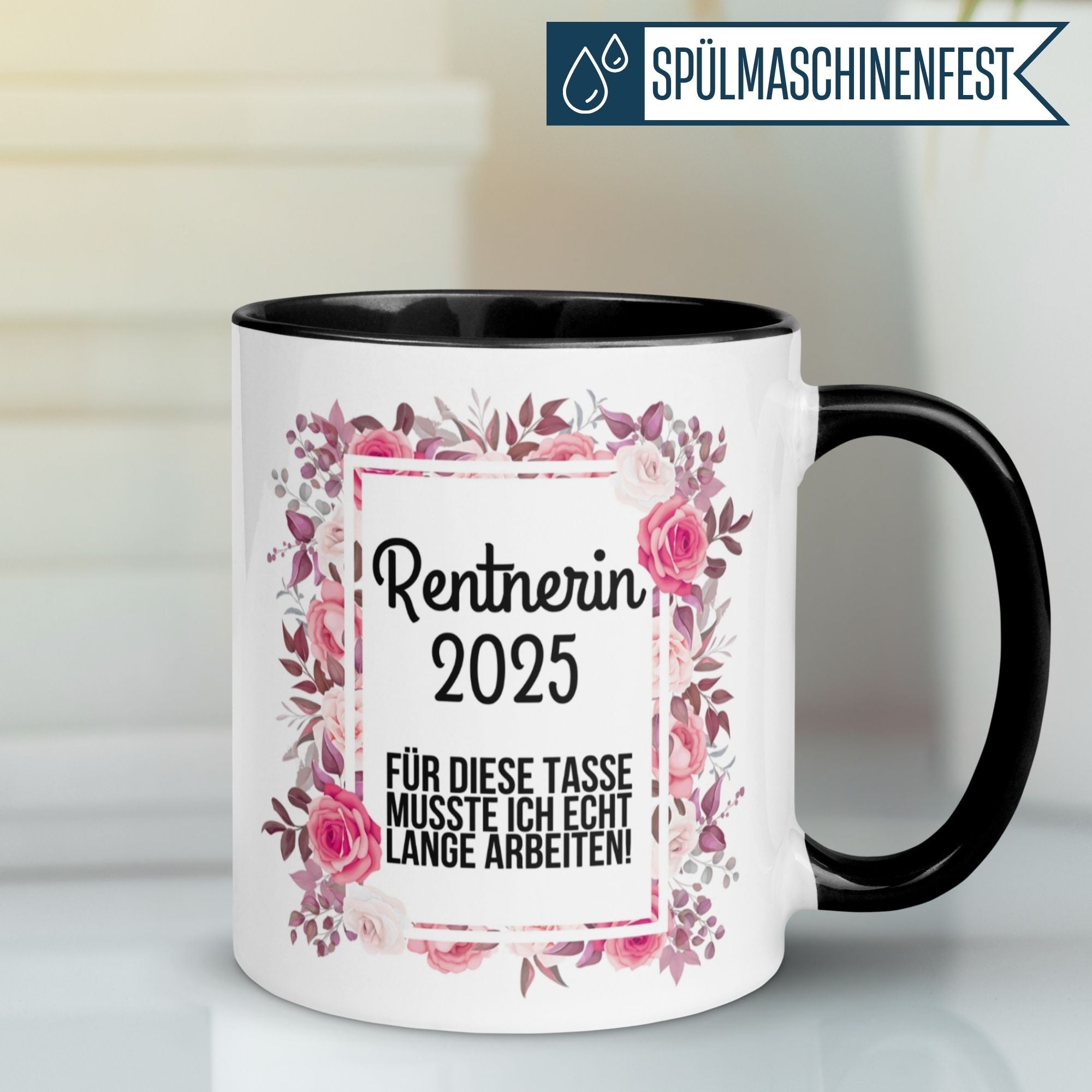 Momentals Tasse für Rentnerin 2025 mit Blumenkranz und Spruch über lange Arbeit