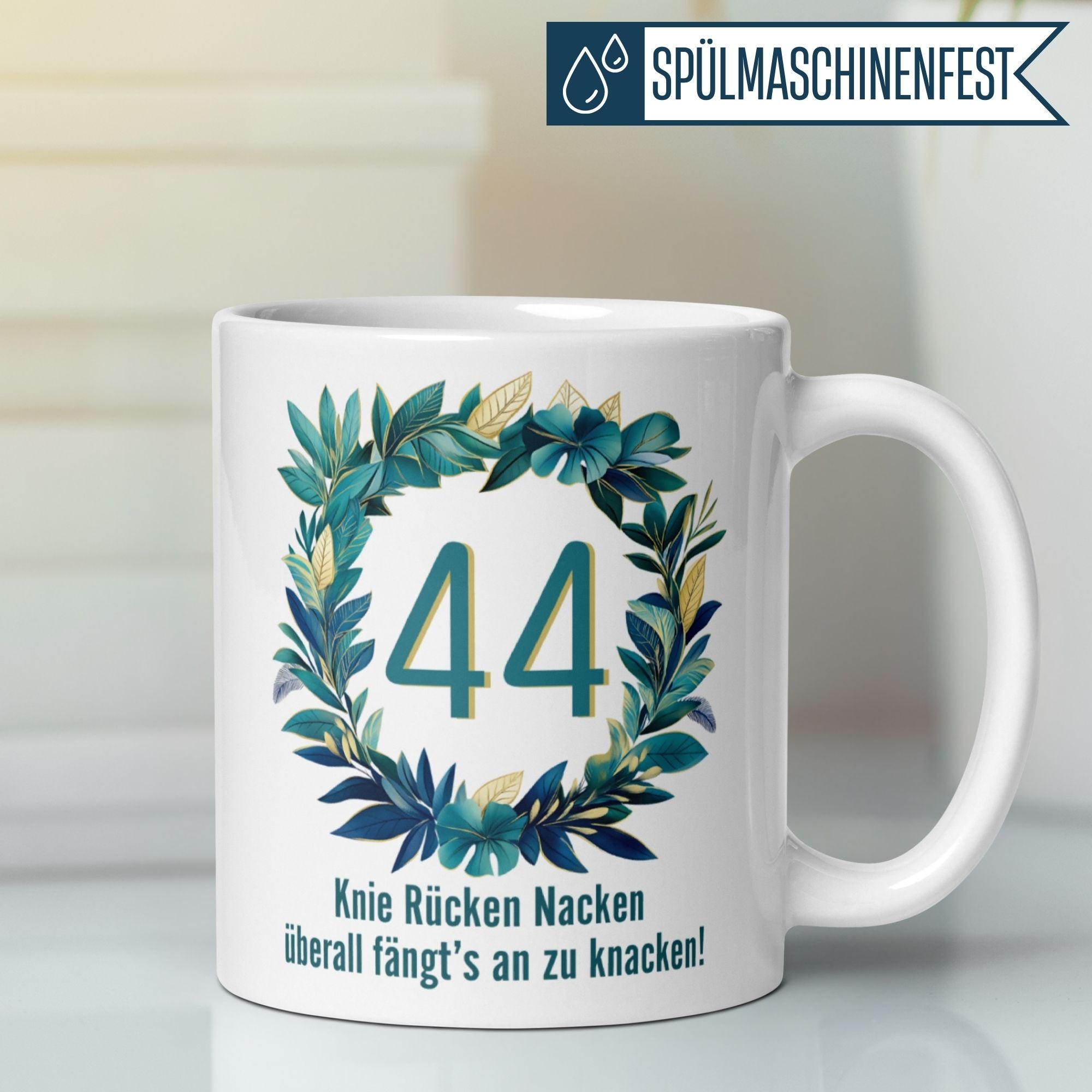 Farbenfrohe Tasse zum 44. Geburtstag mit Mandala-Motiv und witzigem Spruch über das Älterwerden.