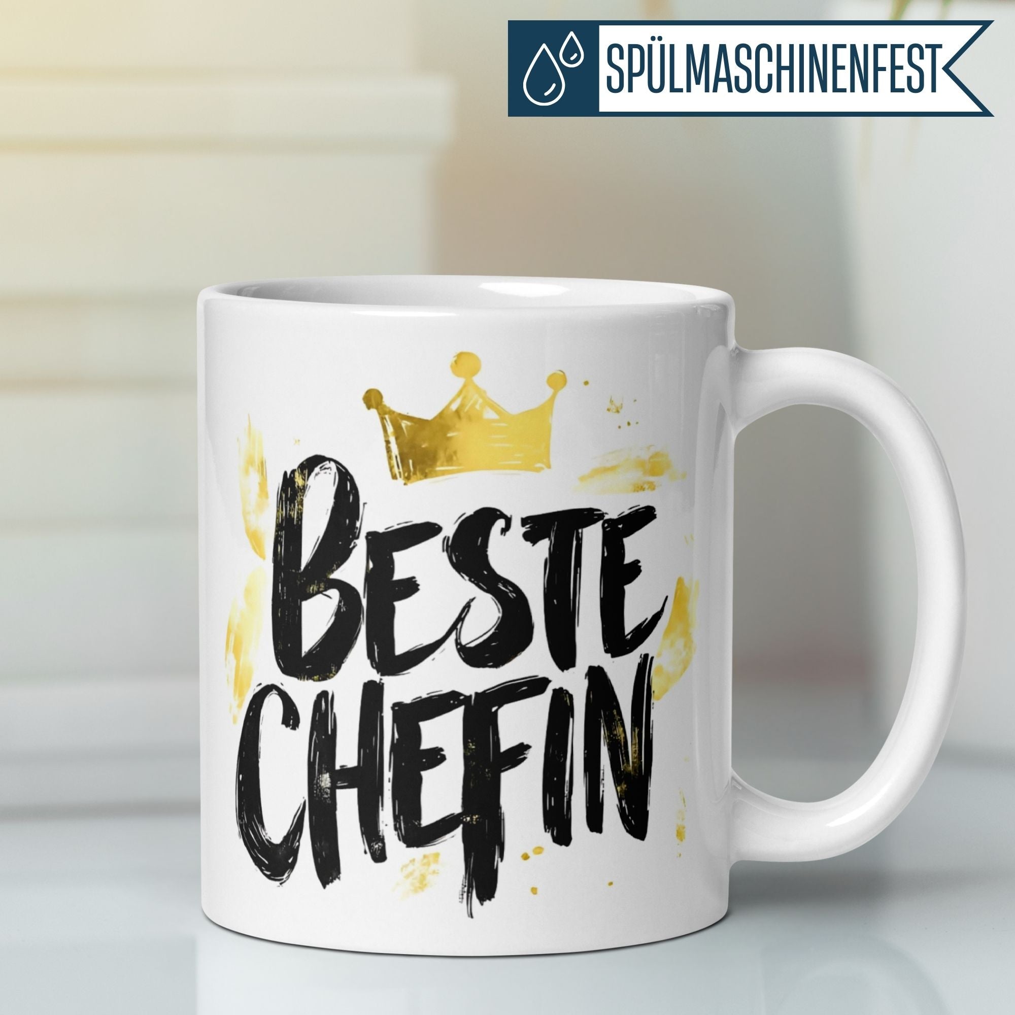 Momentals Tasse für die beste Chefin mit goldener Krone und humorvollem Schriftzug.